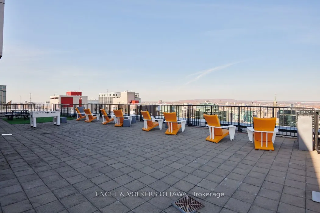 179 Metcalfe Street, #2006