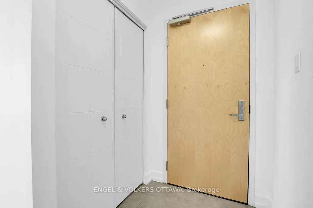 179 Metcalfe Street, #2006