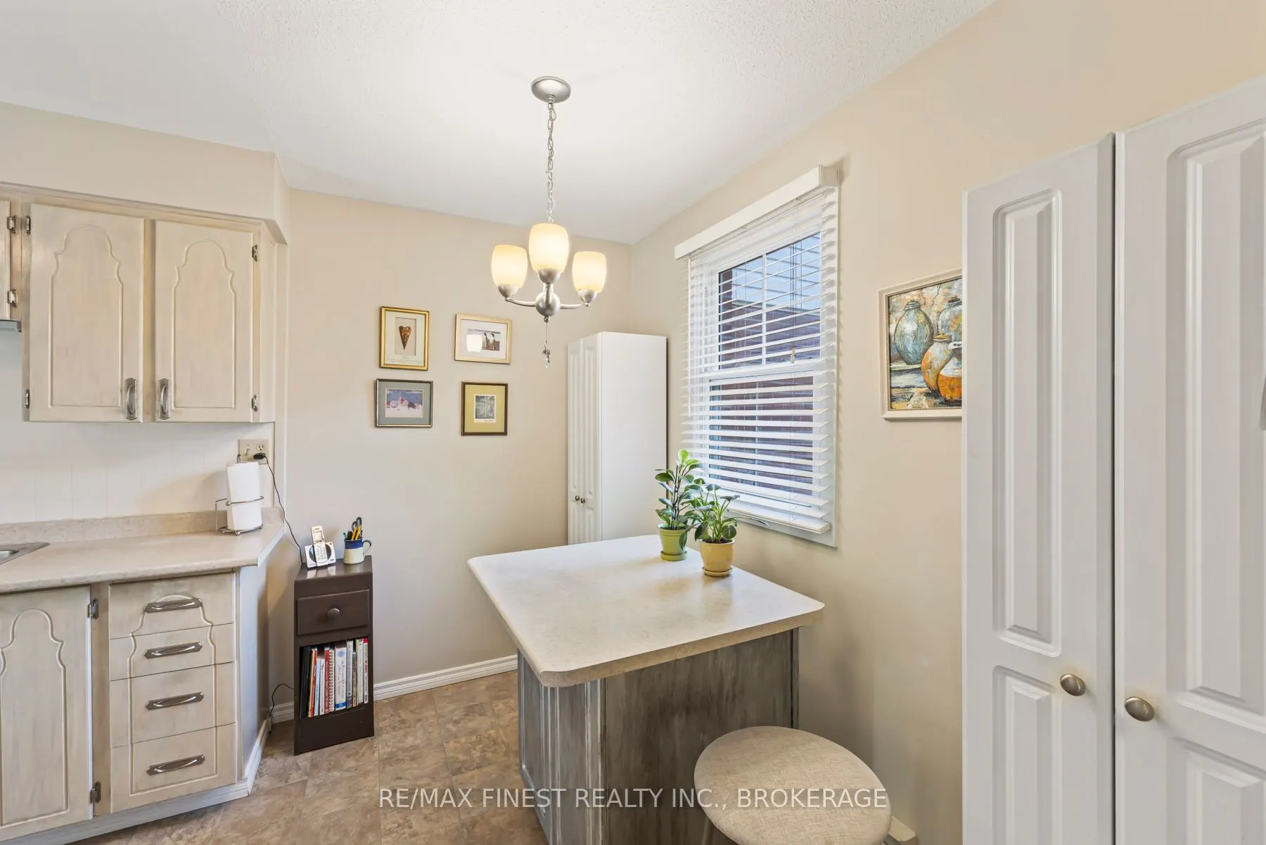 19 Macpherson Avenue, #48