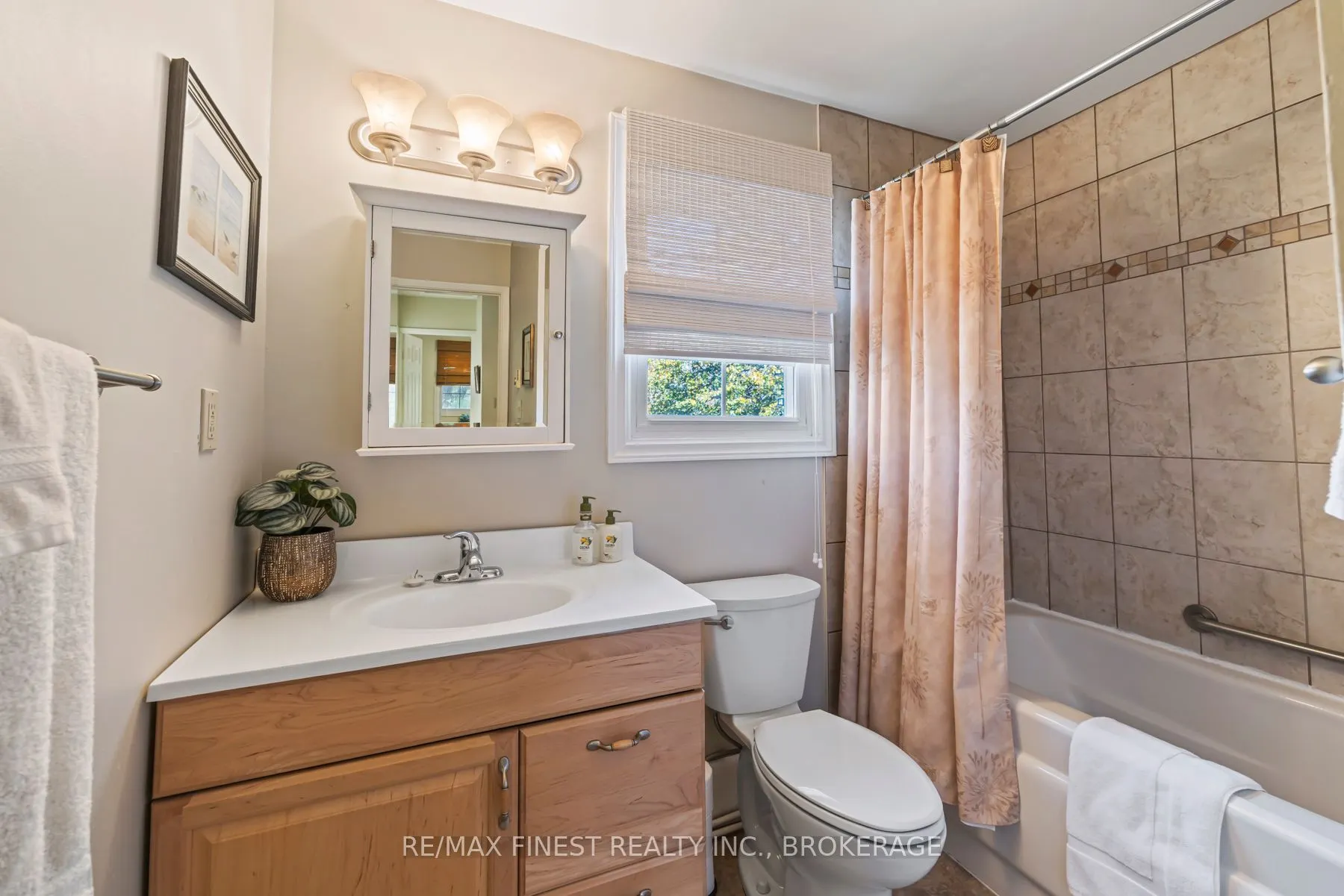 19 Macpherson Avenue, #48