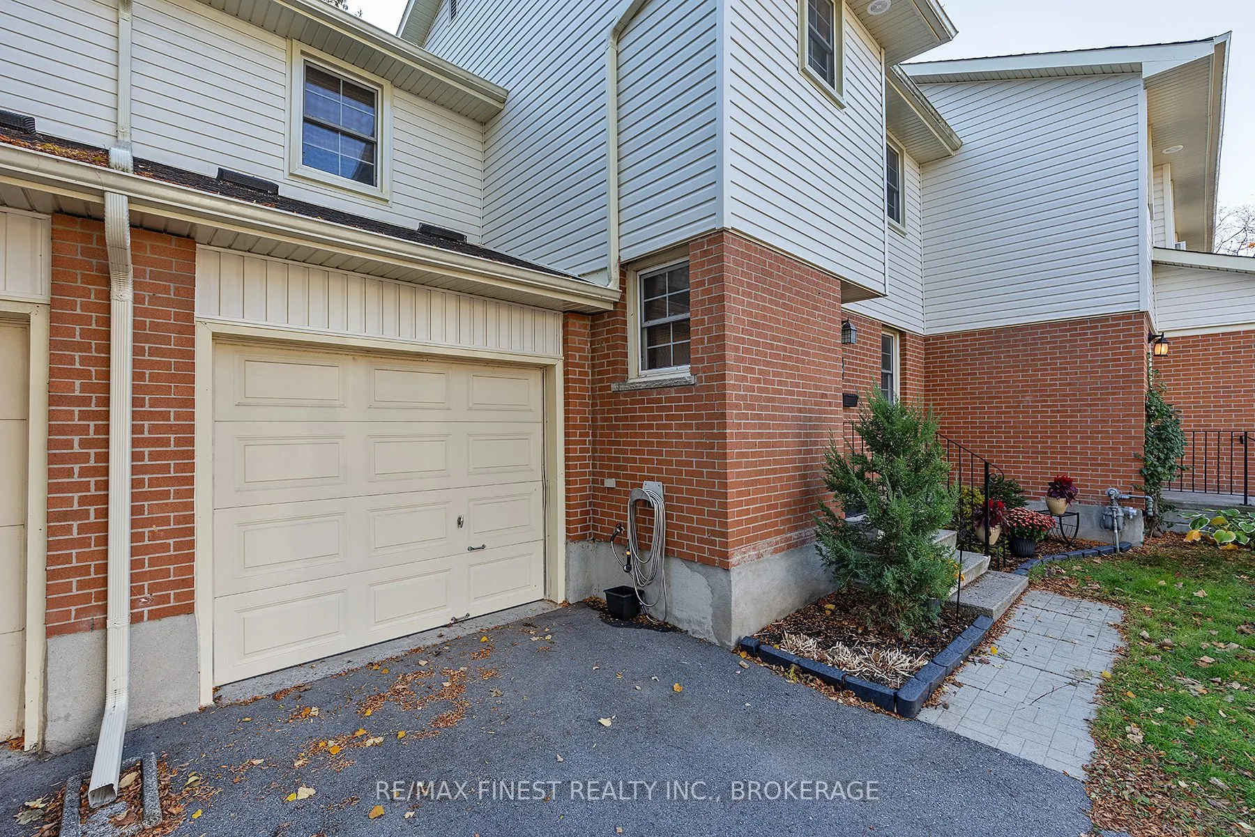 19 Macpherson Avenue, #48