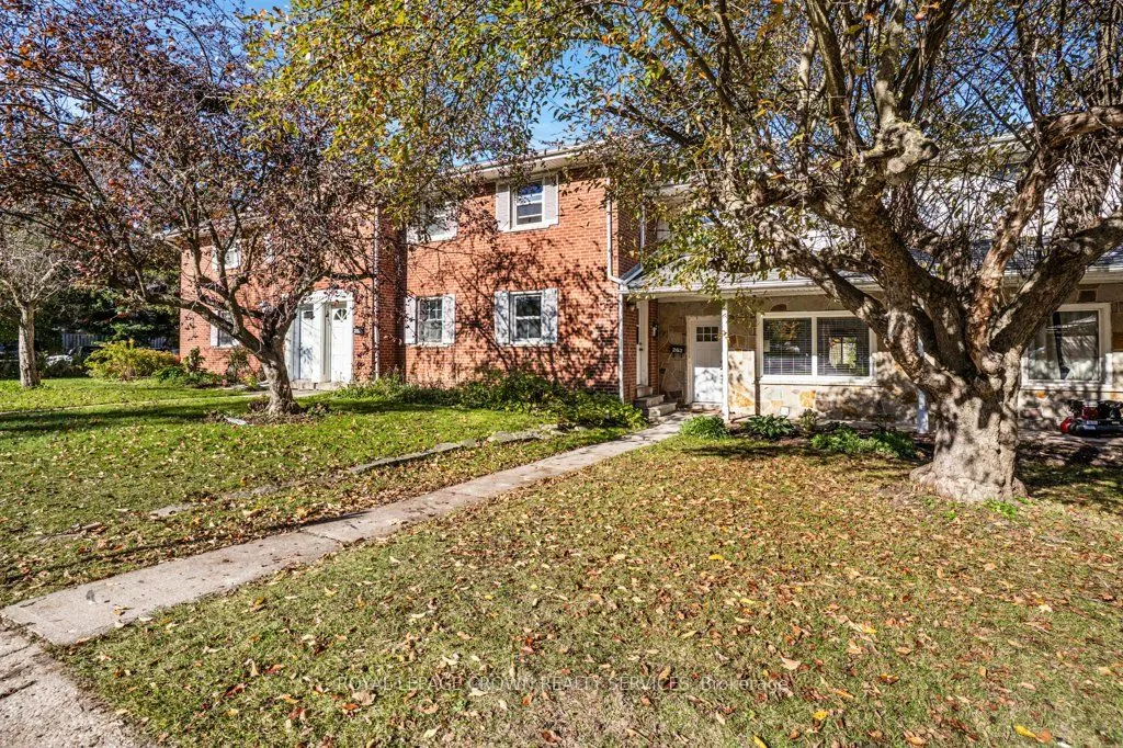 262 Westcourt Place, #12