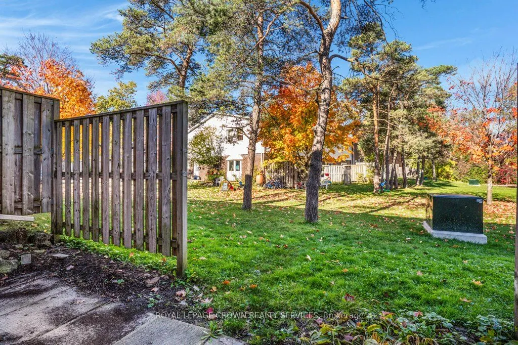 262 Westcourt Place, #12