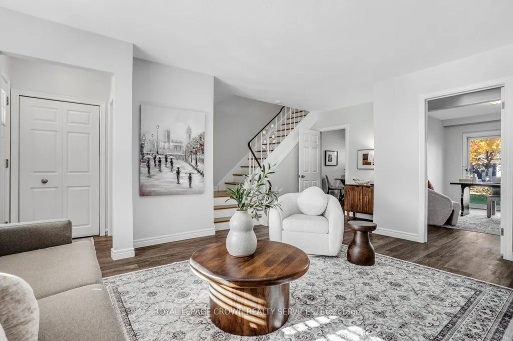 262 Westcourt Place, #12