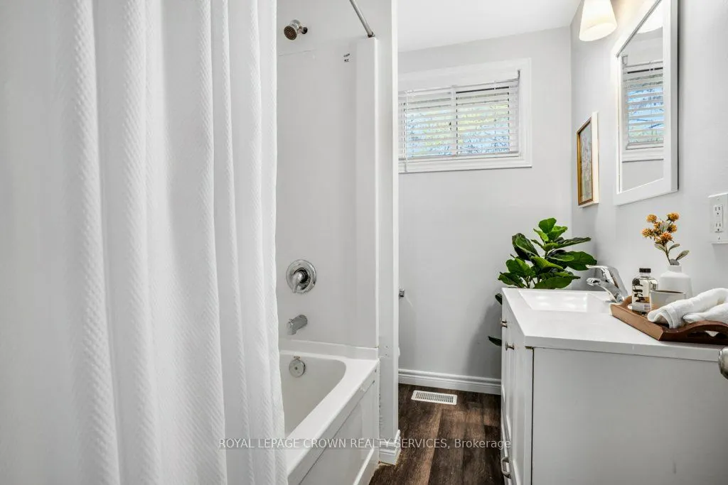 262 Westcourt Place, #12