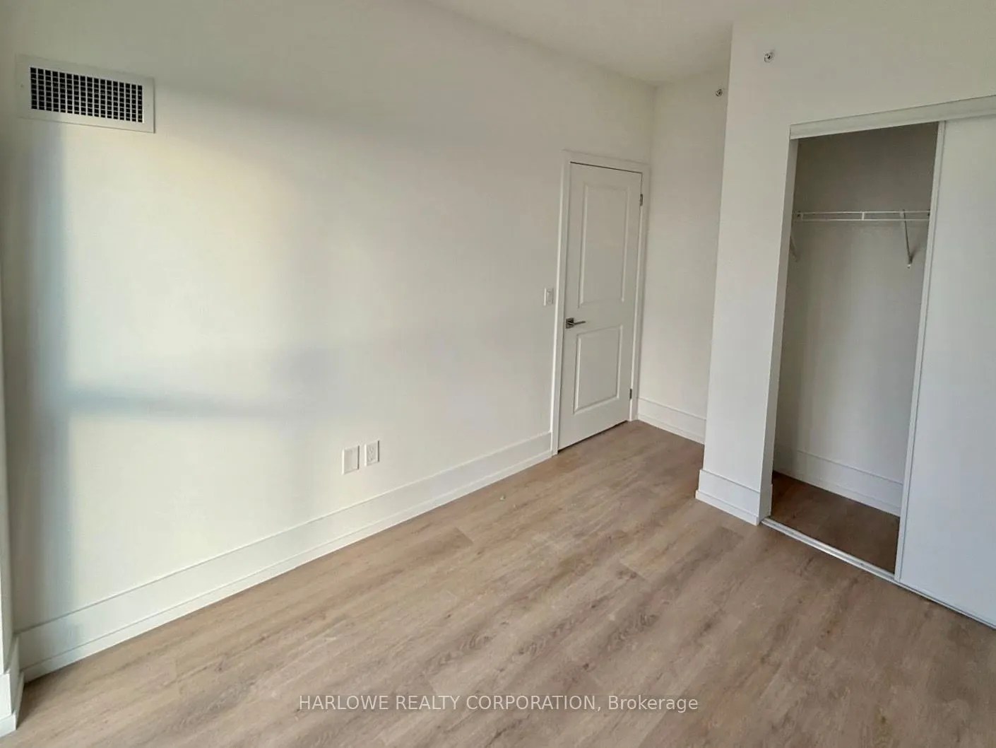 206 King Street W, #804