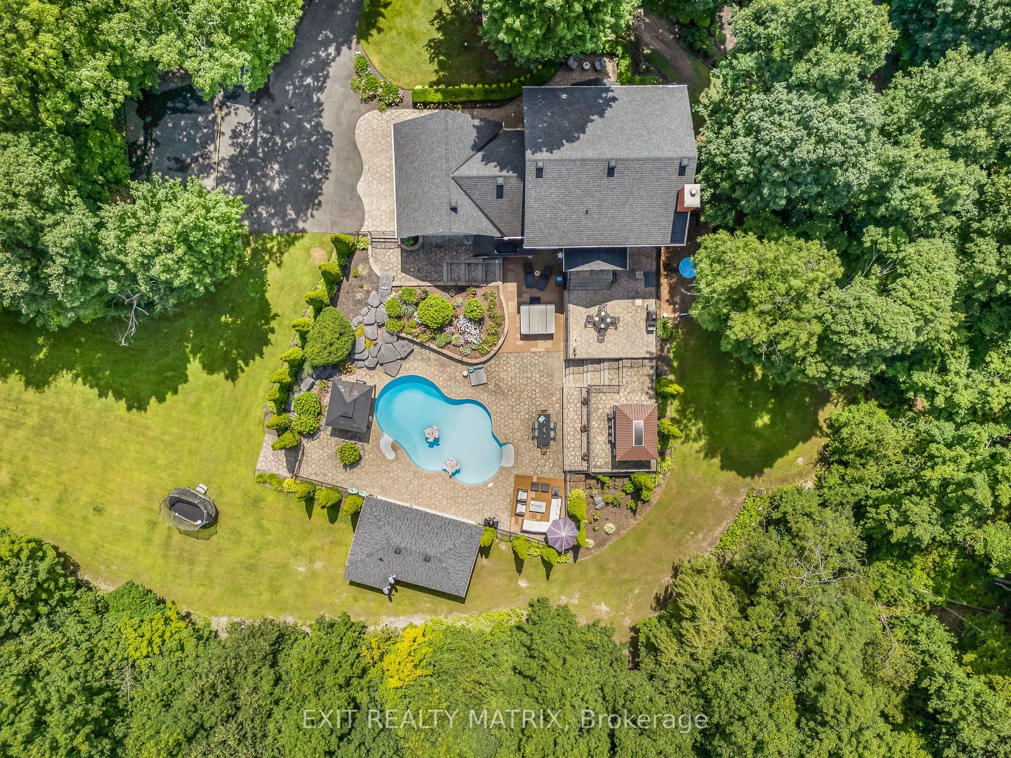 1271 GEORGES VANIER Drive