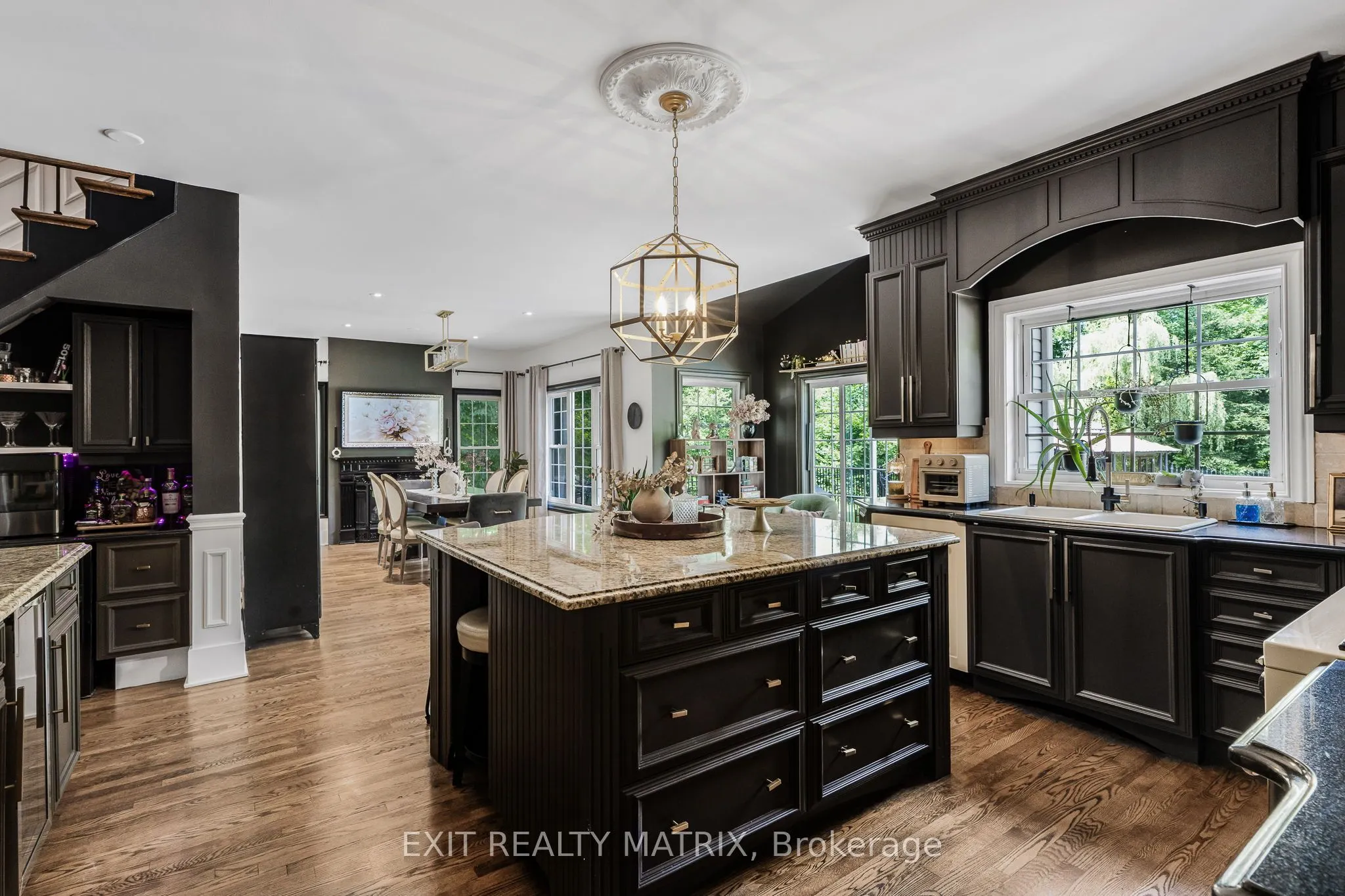 1271 GEORGES VANIER Drive