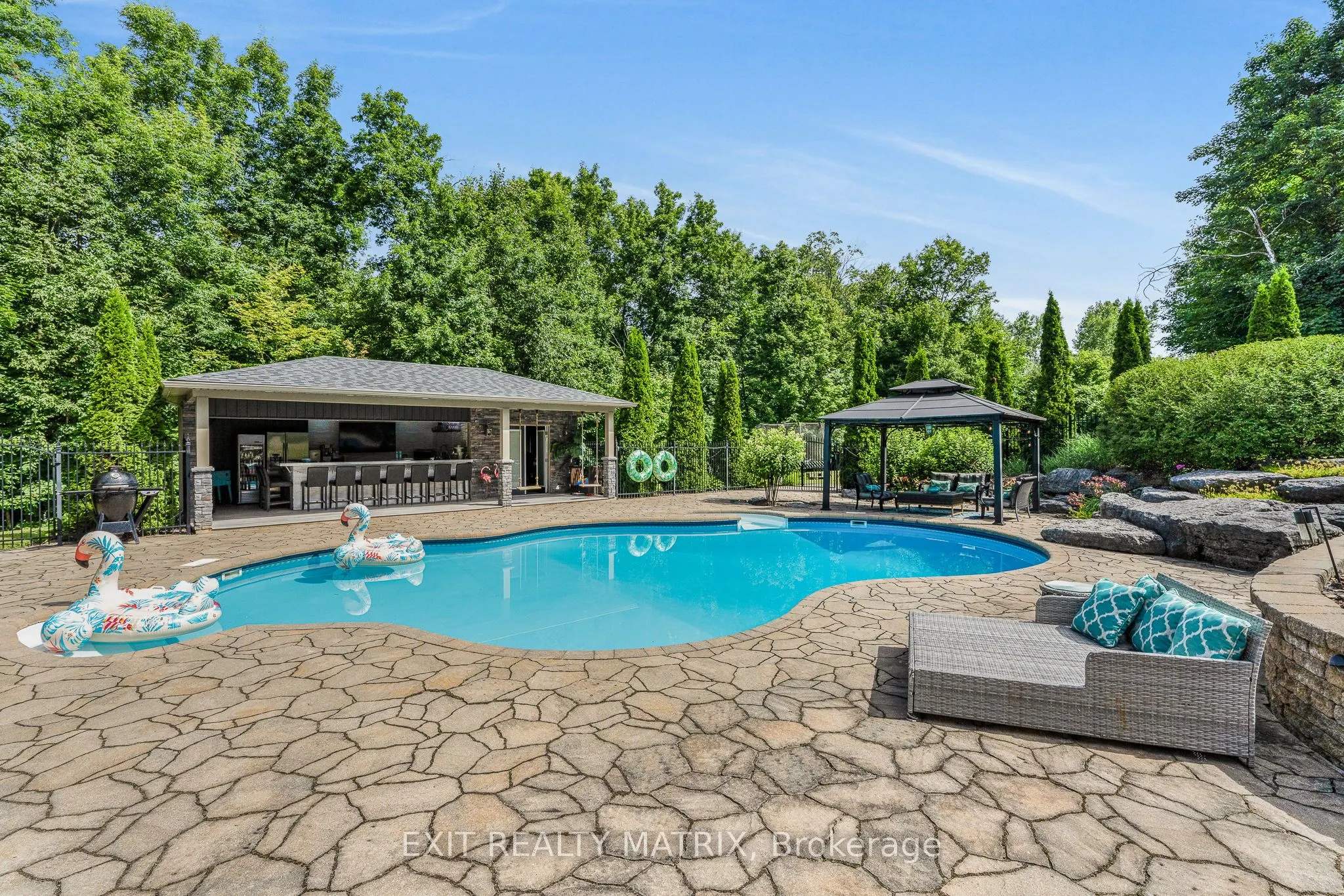 1271 GEORGES VANIER Drive