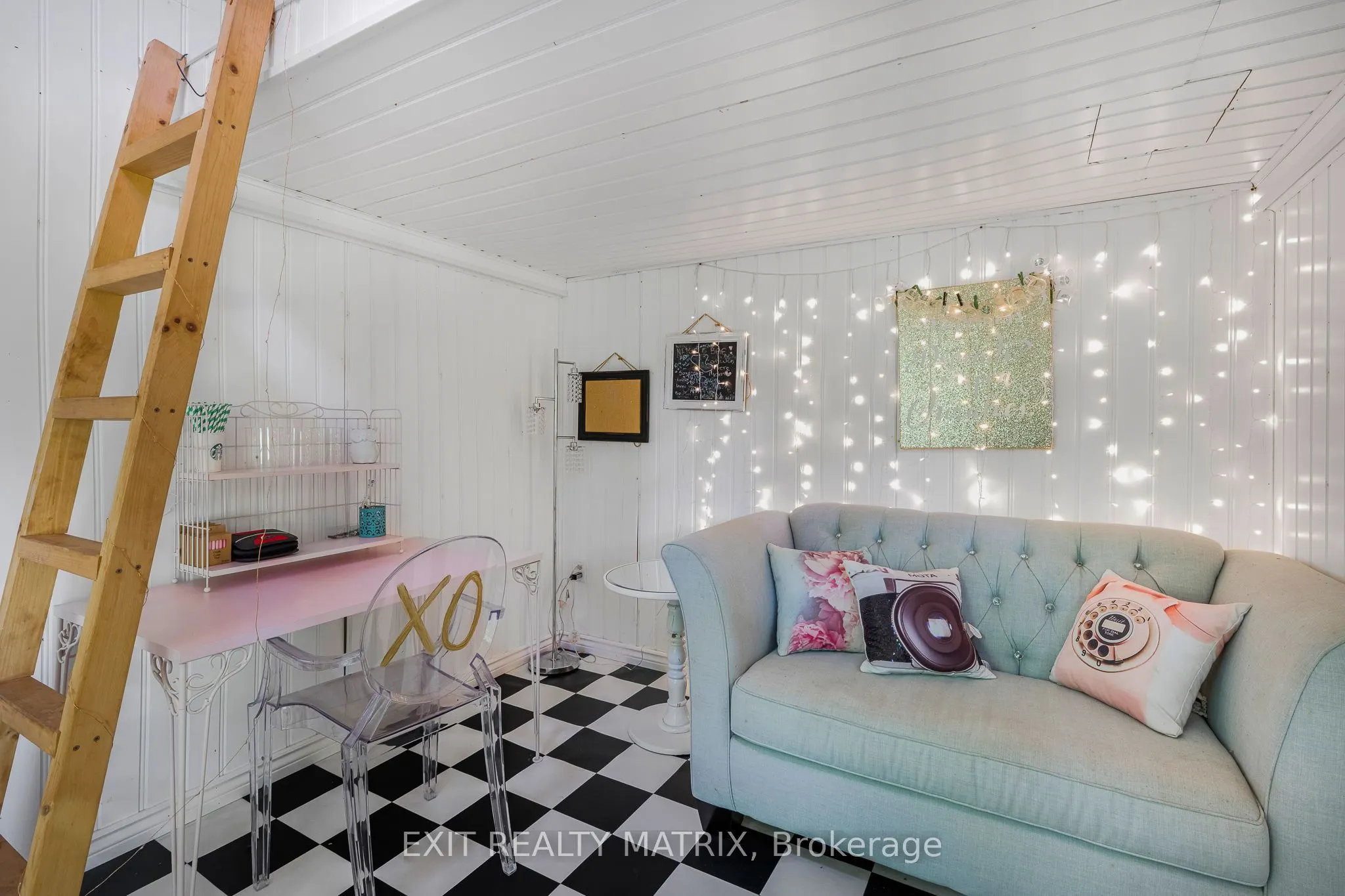 1271 GEORGES VANIER Drive