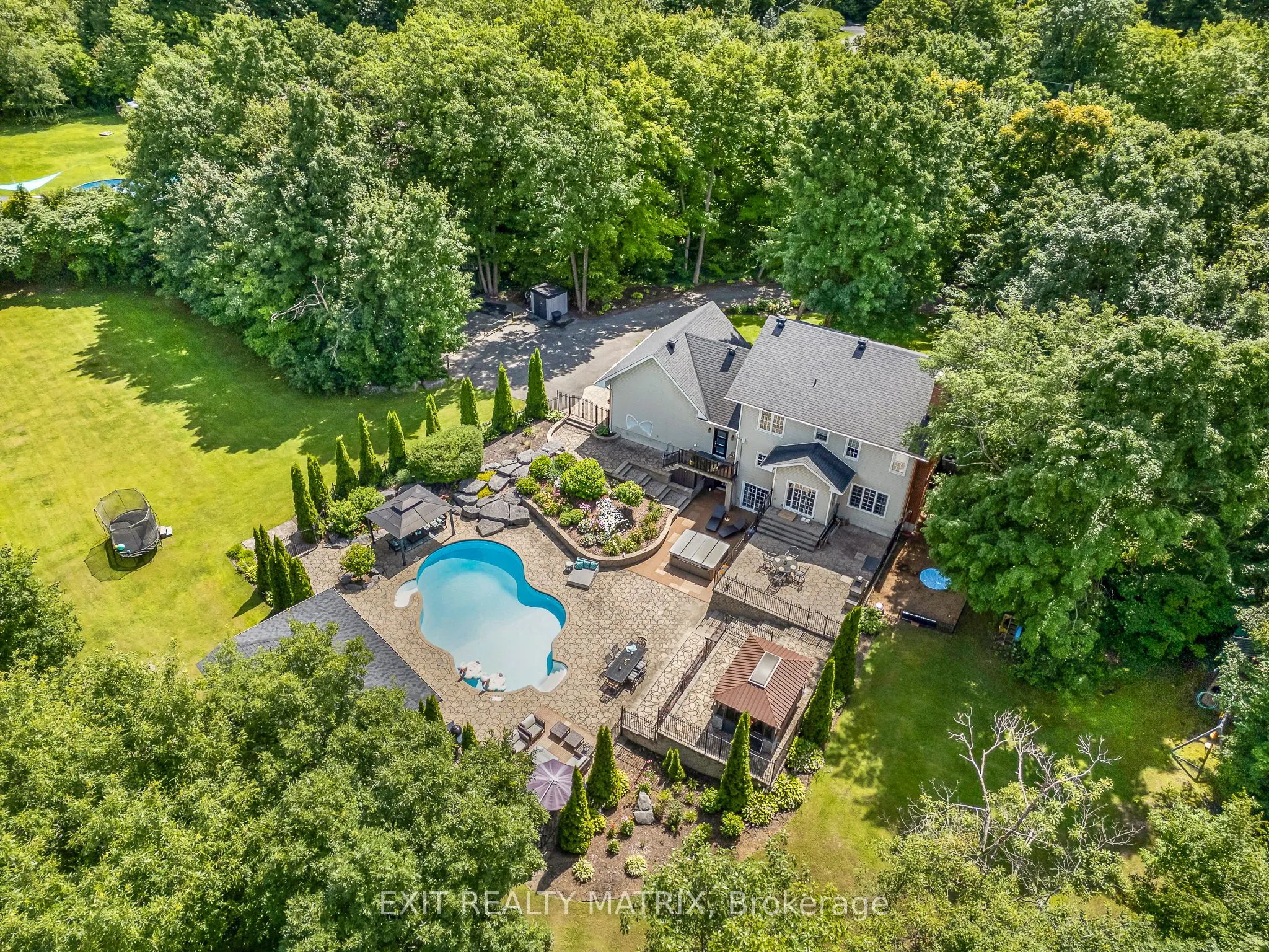 1271 GEORGES VANIER Drive