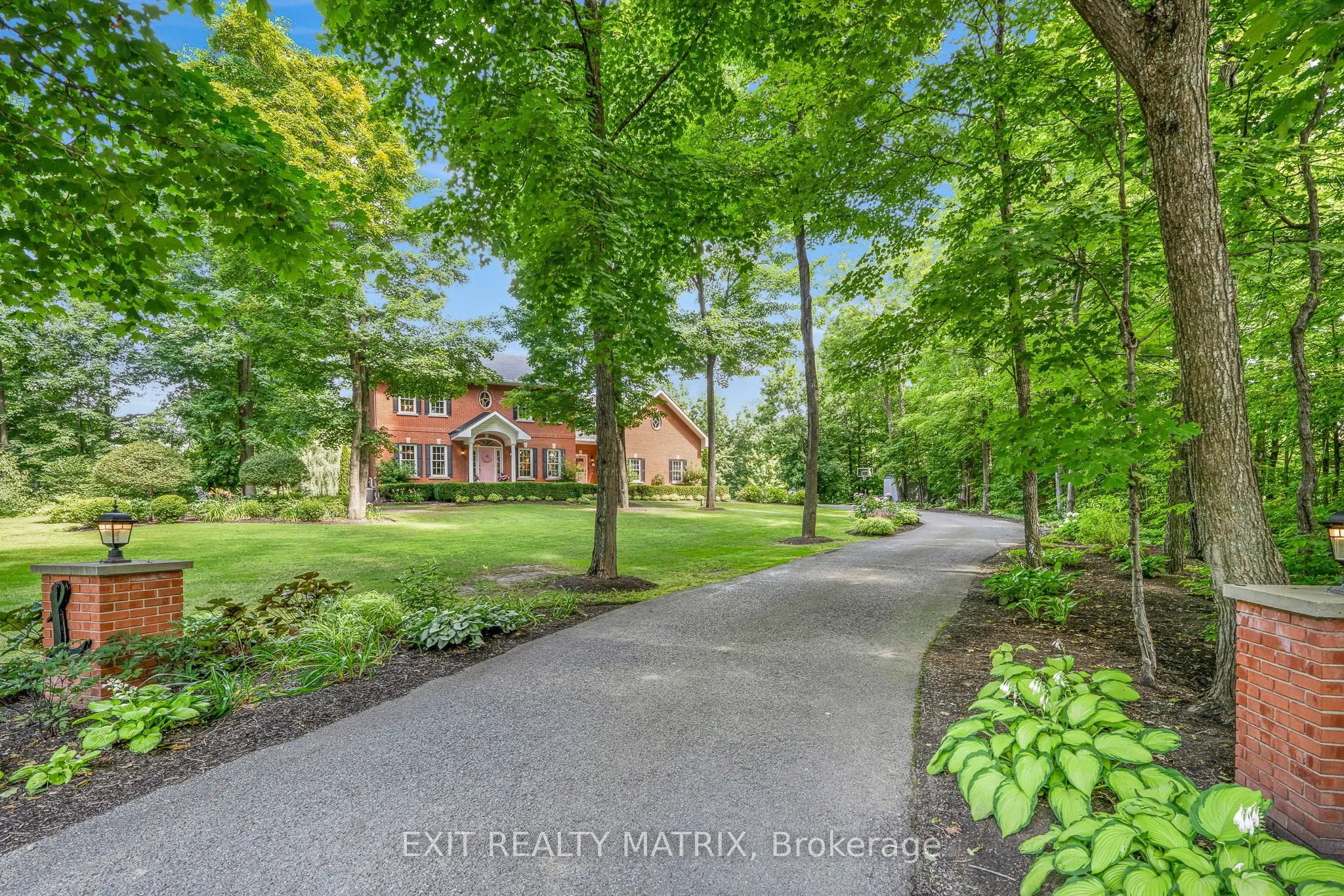 1271 GEORGES VANIER Drive