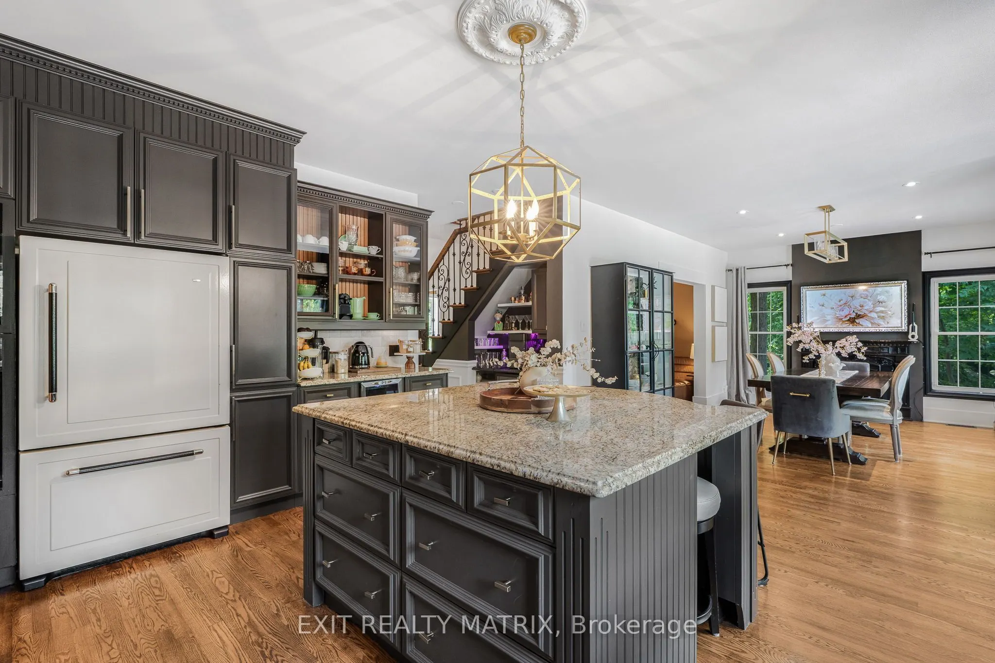 1271 GEORGES VANIER Drive