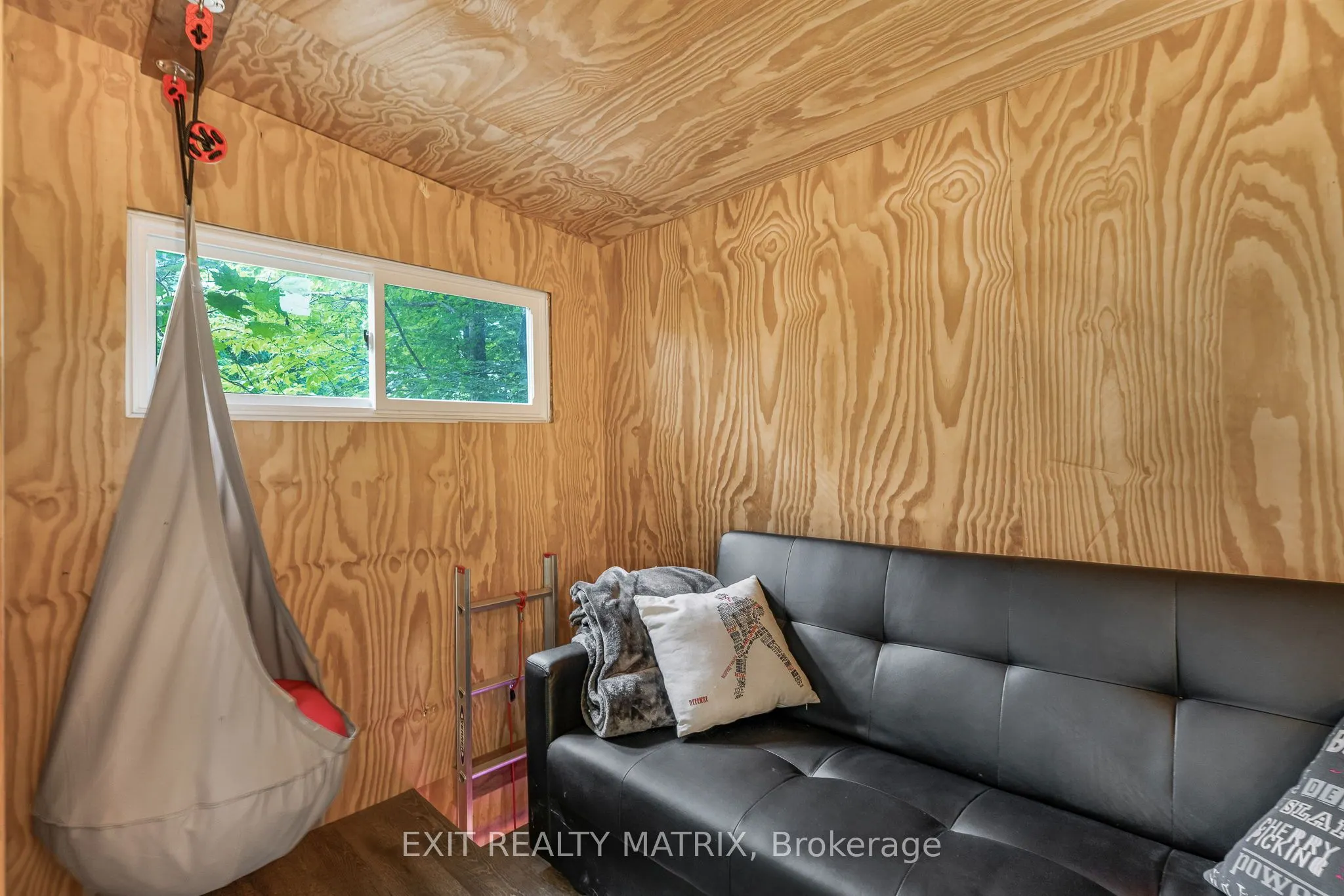 1271 GEORGES VANIER Drive