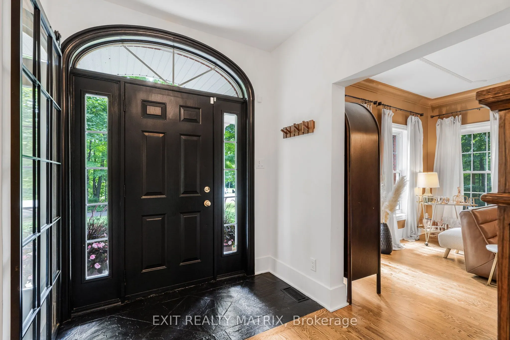 1271 GEORGES VANIER Drive