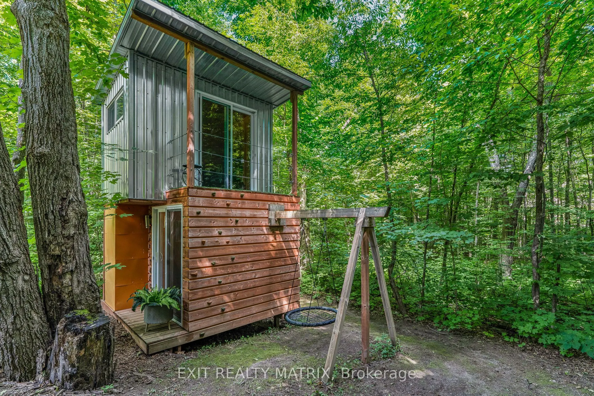 1271 GEORGES VANIER Drive