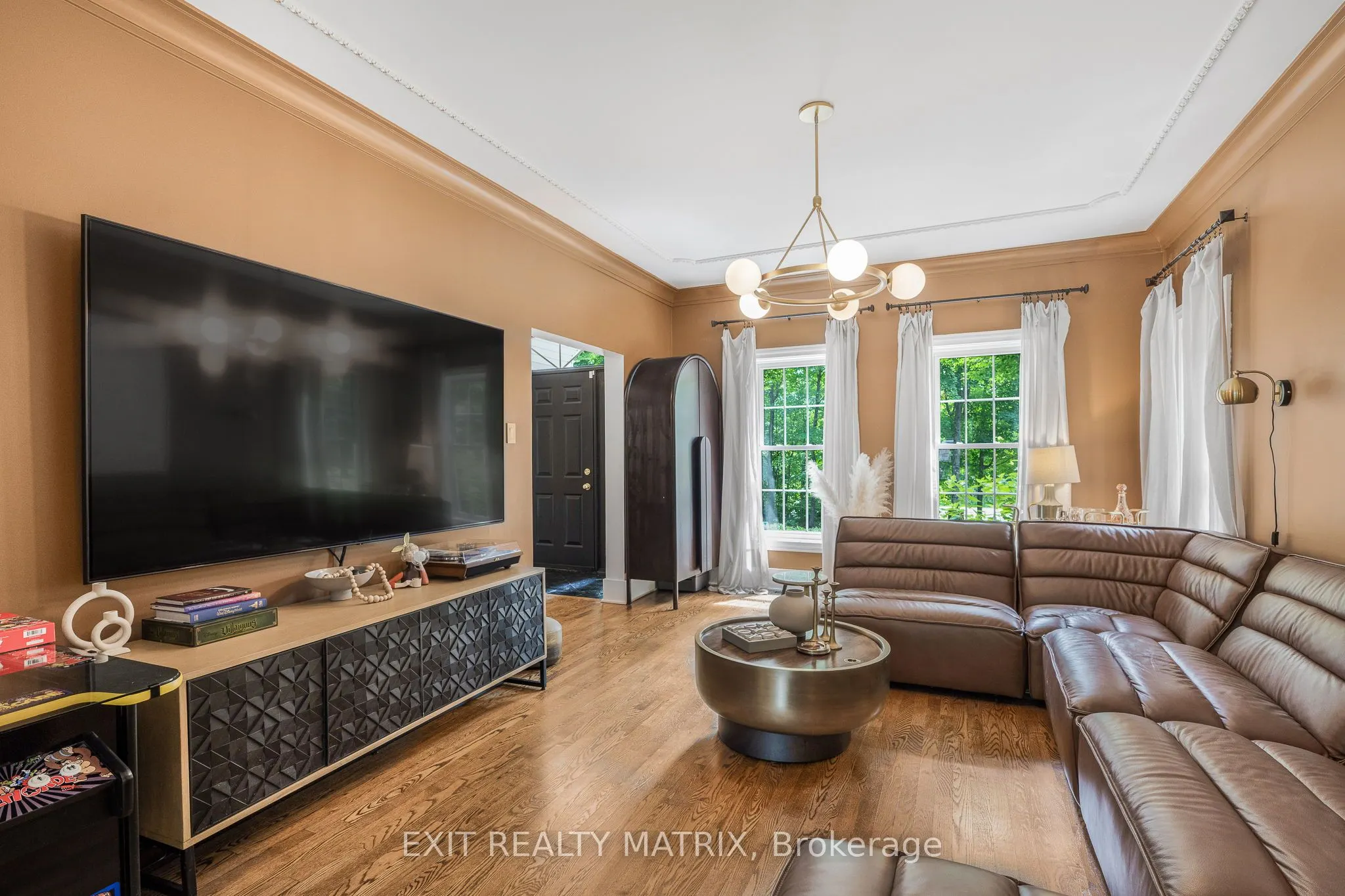 1271 GEORGES VANIER Drive