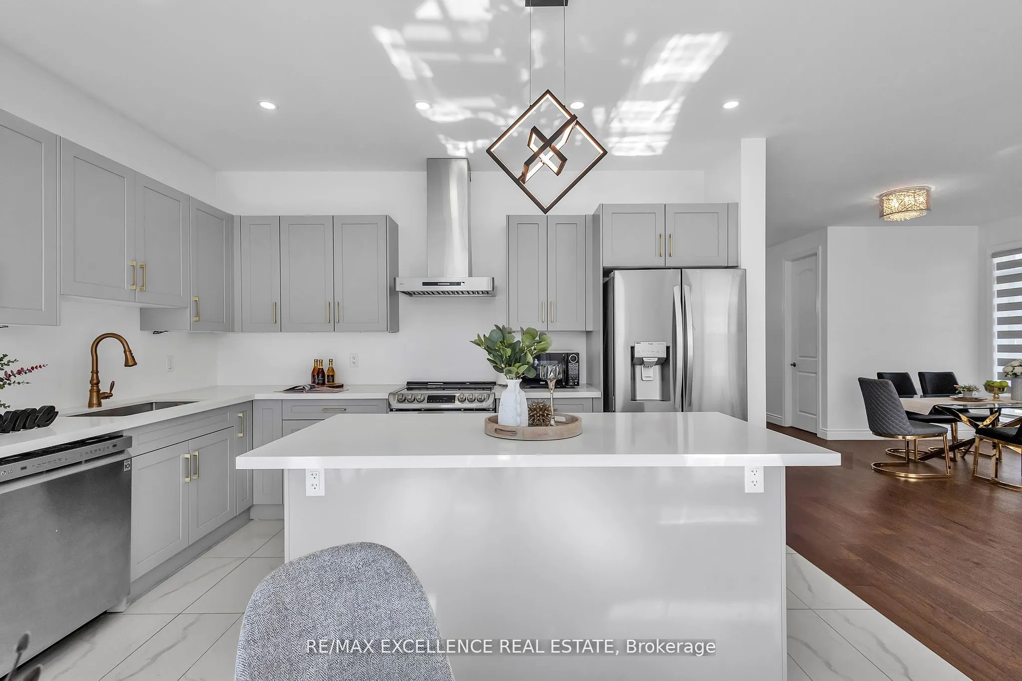 1464 Medway Park Drive