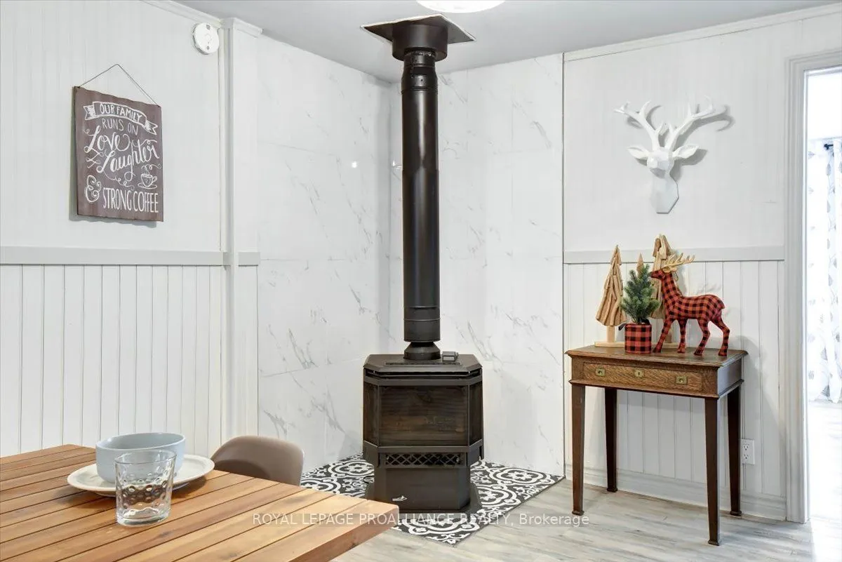 75 A & B Hughes Lane