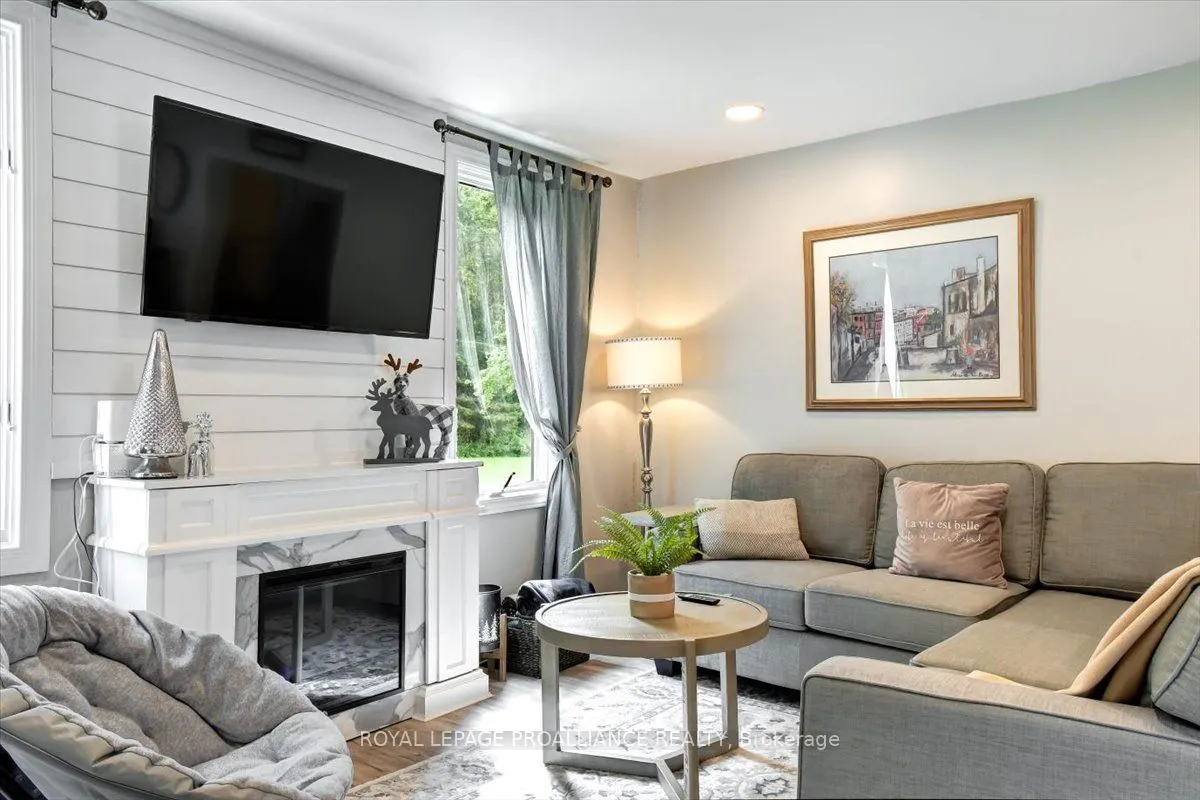 75 A & B Hughes Lane