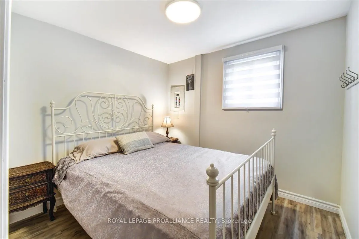 75 A & B Hughes Lane