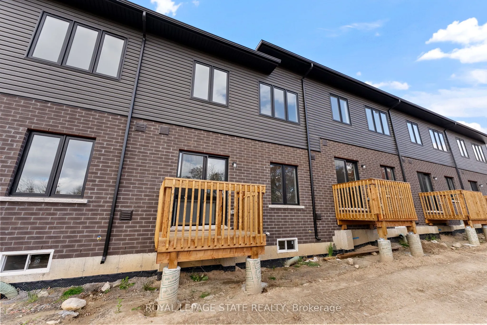 660 Colborne Street W, #26