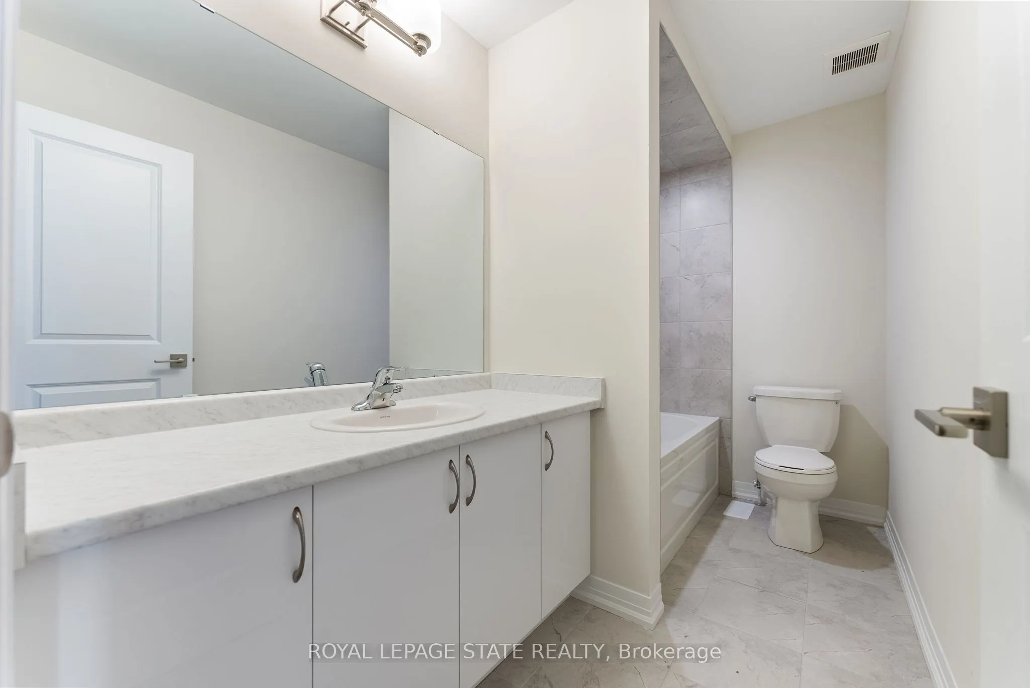 660 Colborne Street W, #26