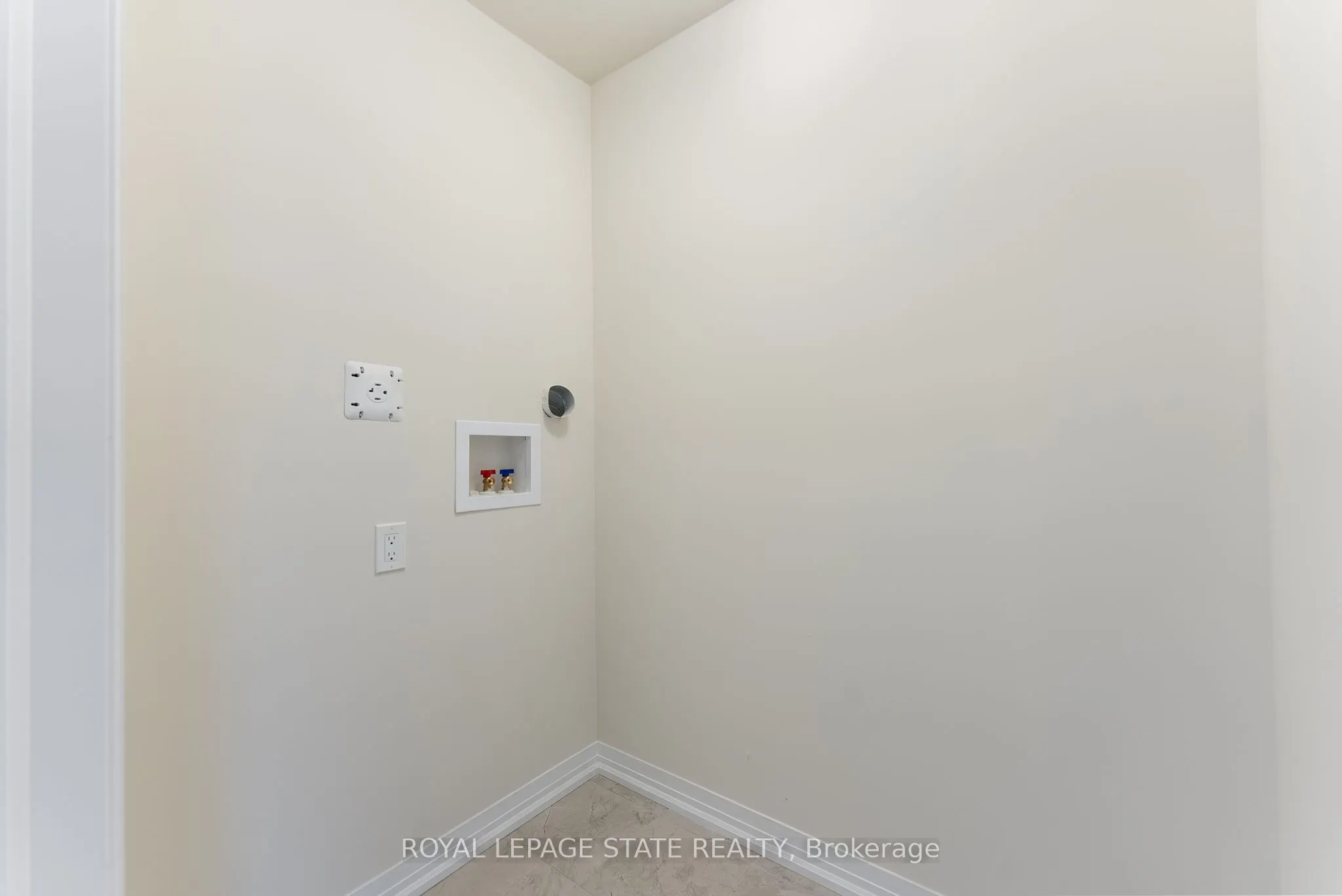 660 Colborne Street W, #26