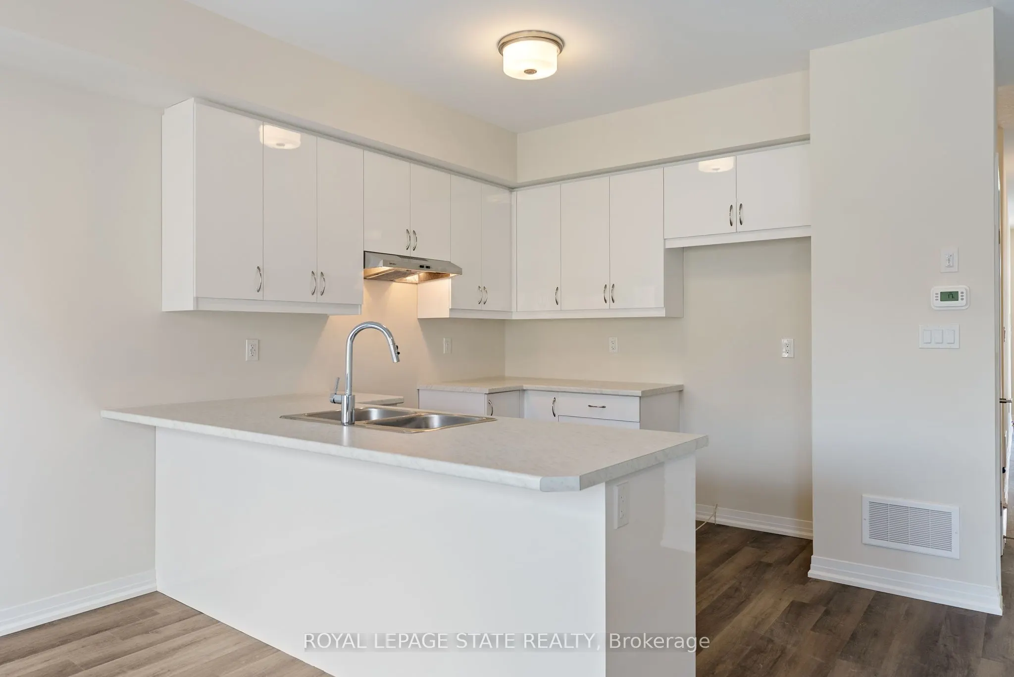 660 Colborne Street W, #26