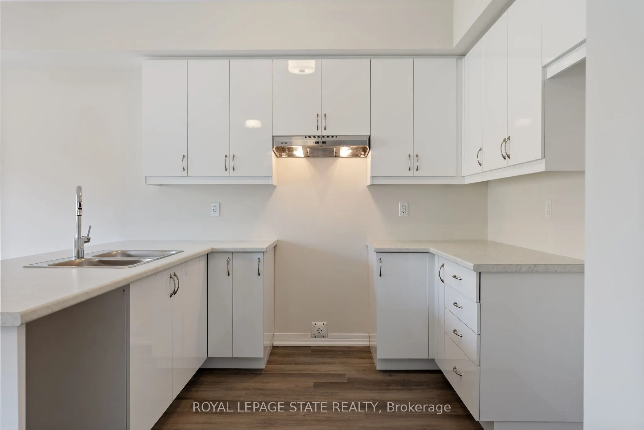 660 Colborne Street W, #26