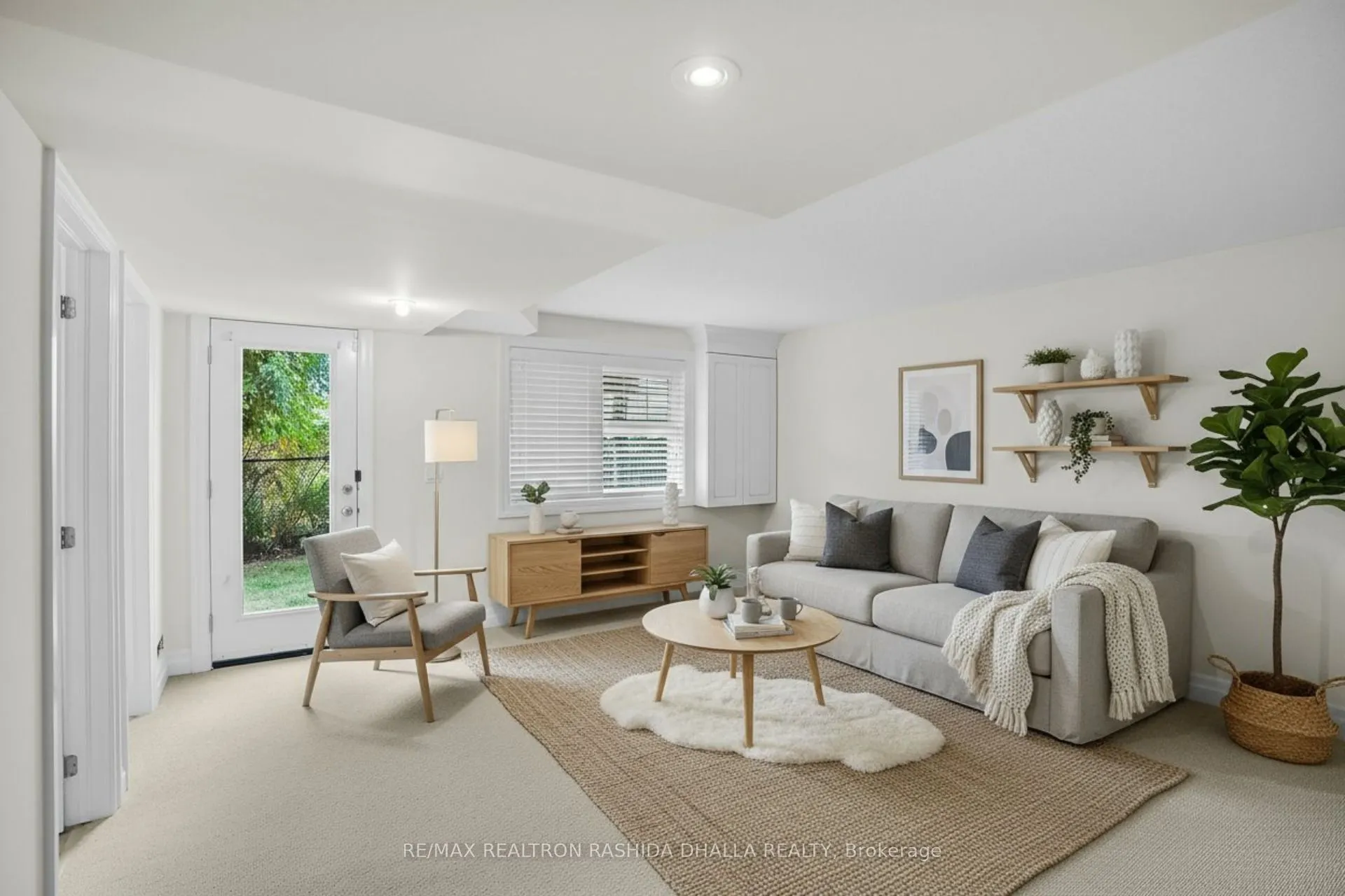 1850 Beaverbrook Avenue, #18