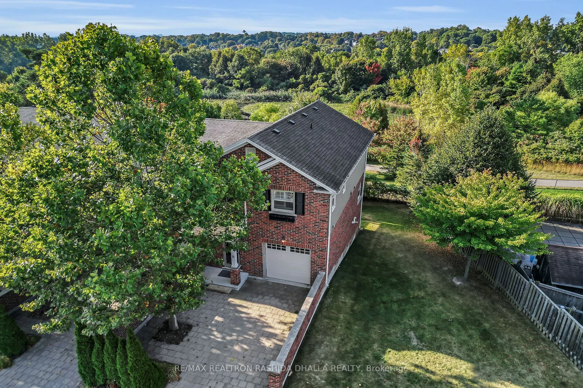 1850 Beaverbrook Avenue, #18