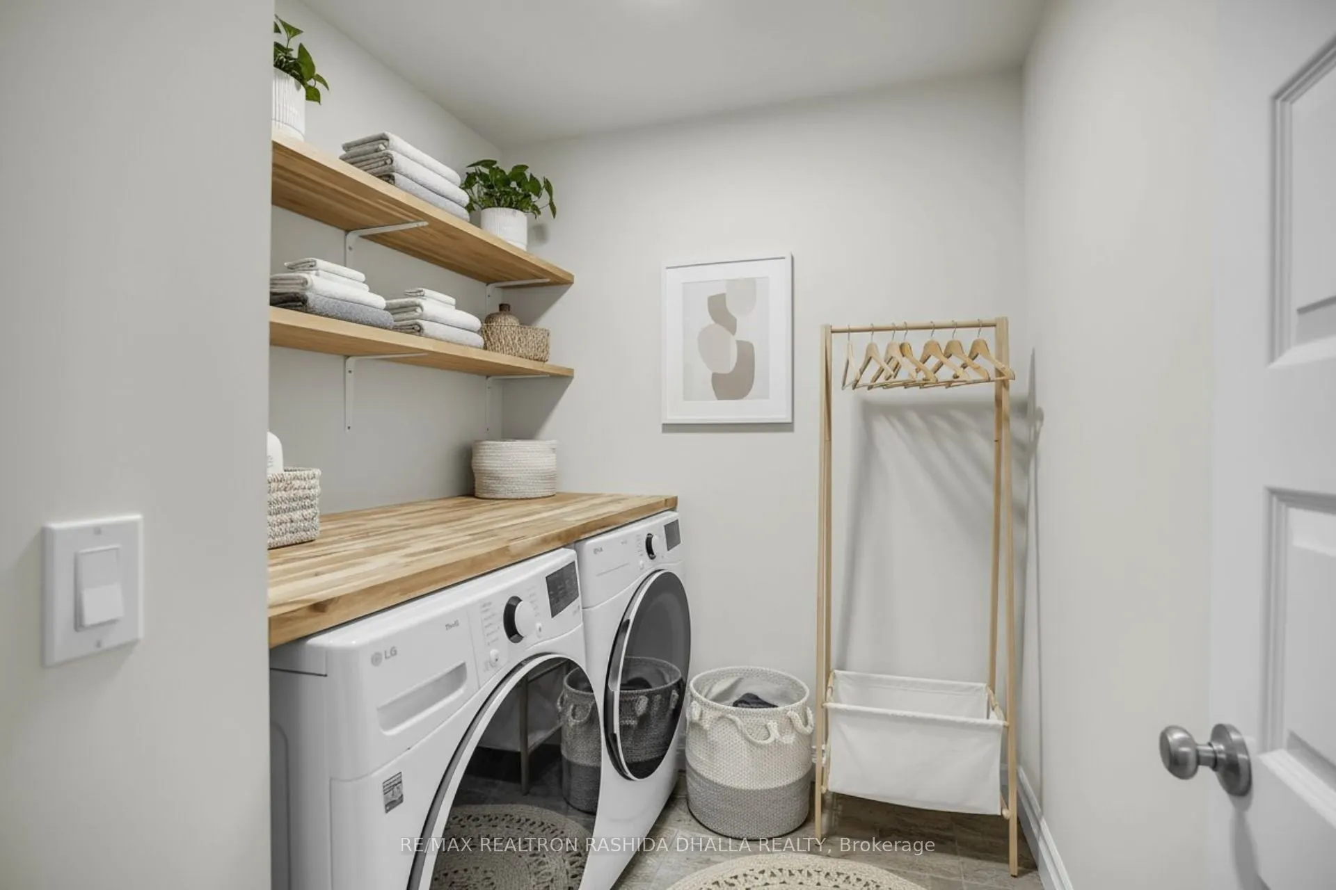 1850 Beaverbrook Avenue, #18