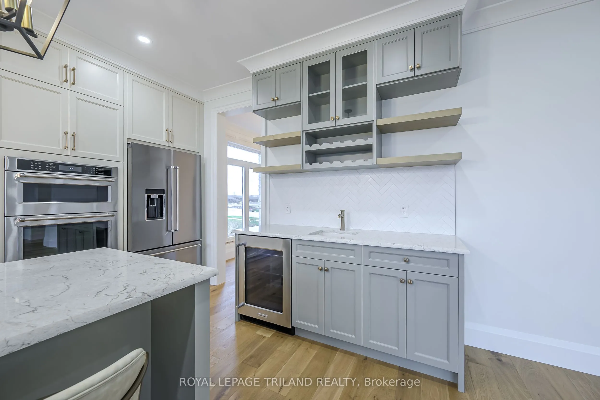 4038 AYRSHIRE Avenue