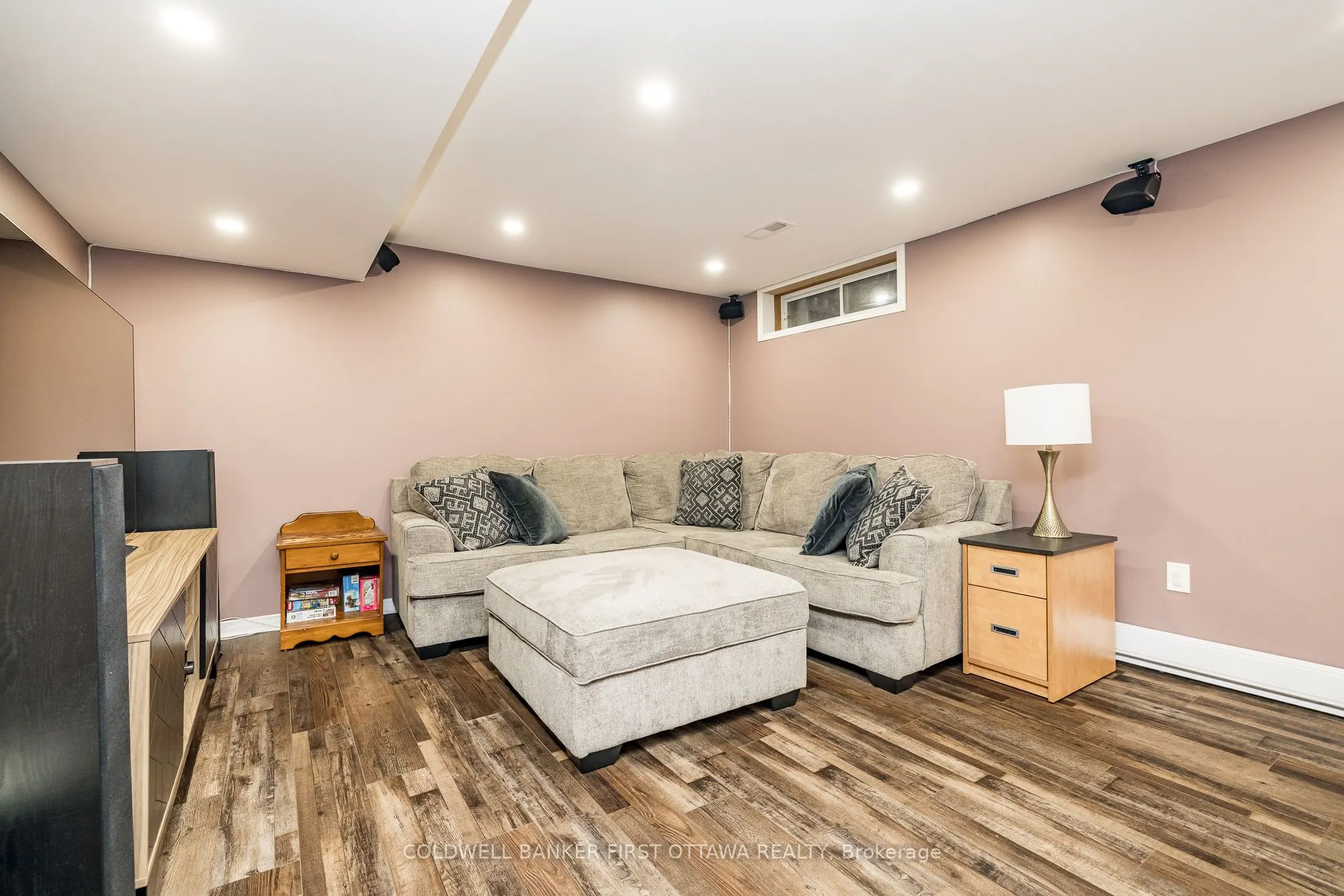 491 MEADOWBREEZE Drive