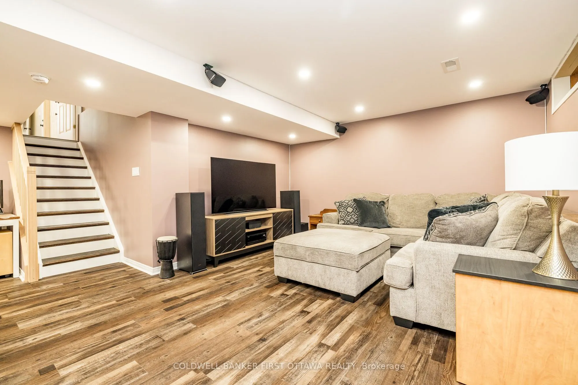 491 MEADOWBREEZE Drive