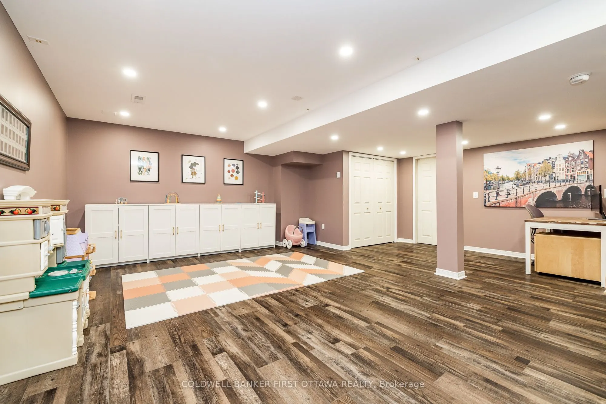 491 MEADOWBREEZE Drive