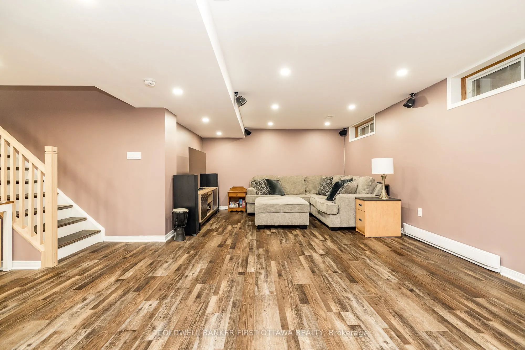 491 MEADOWBREEZE Drive