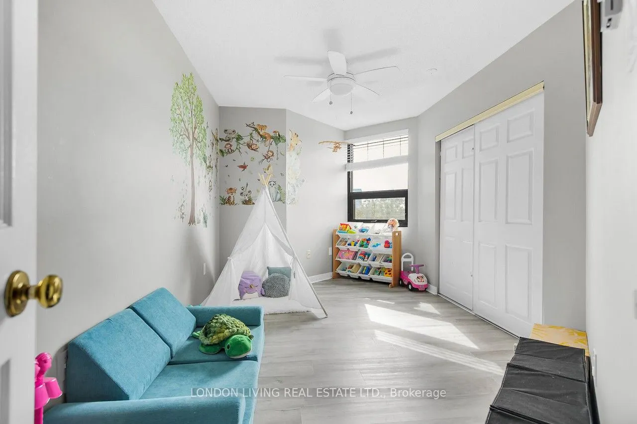 549 Ridout Street N, #604