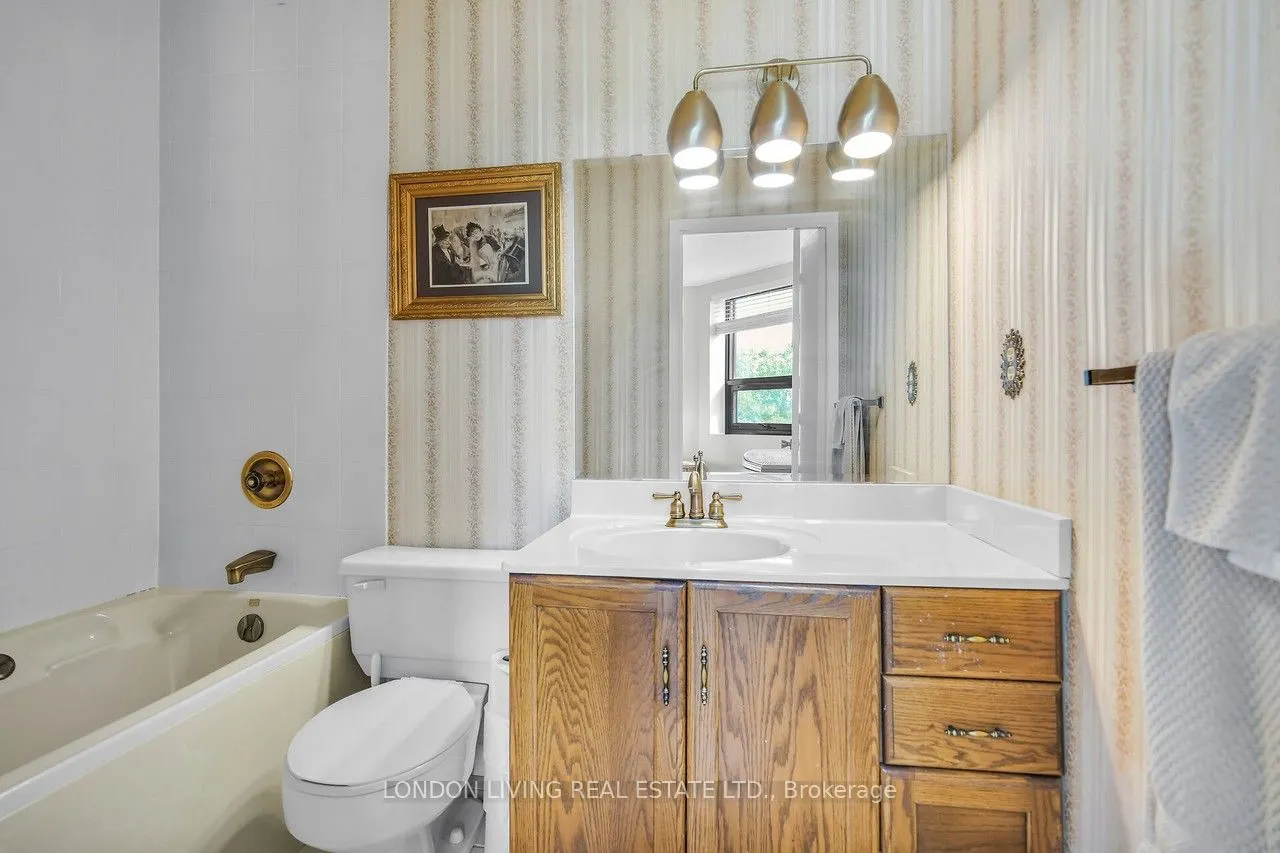 549 Ridout Street N, #604