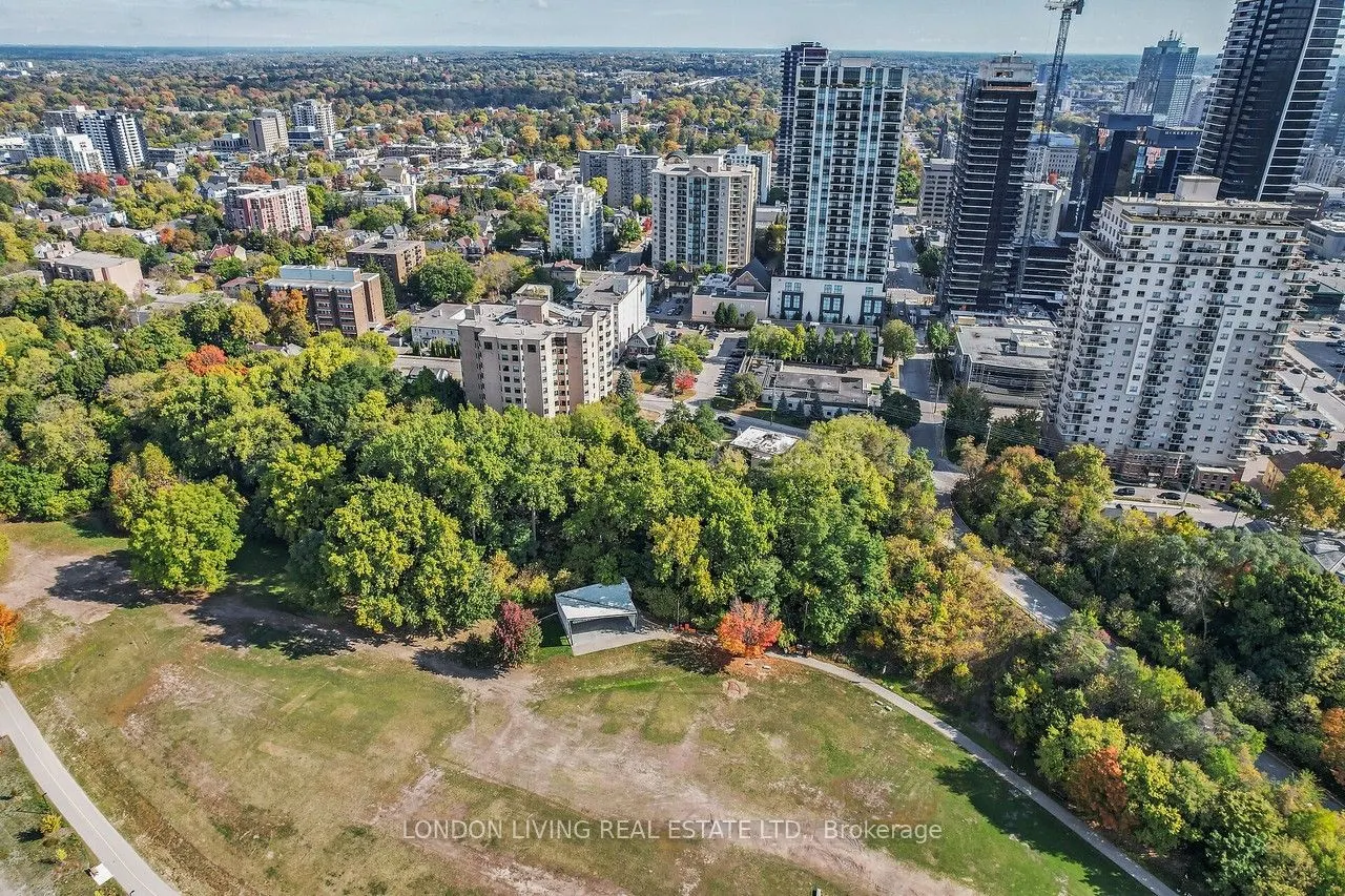 549 Ridout Street N, #604