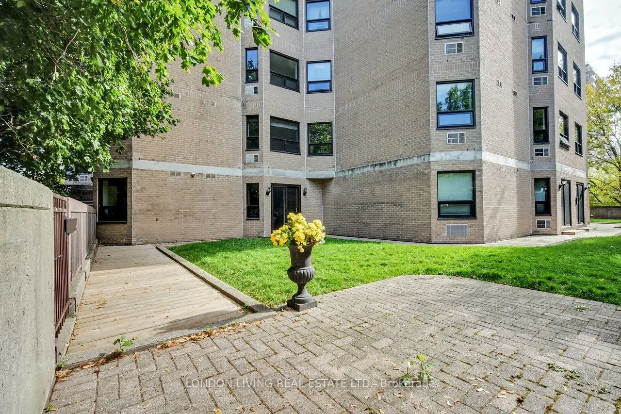 549 Ridout Street N, #604