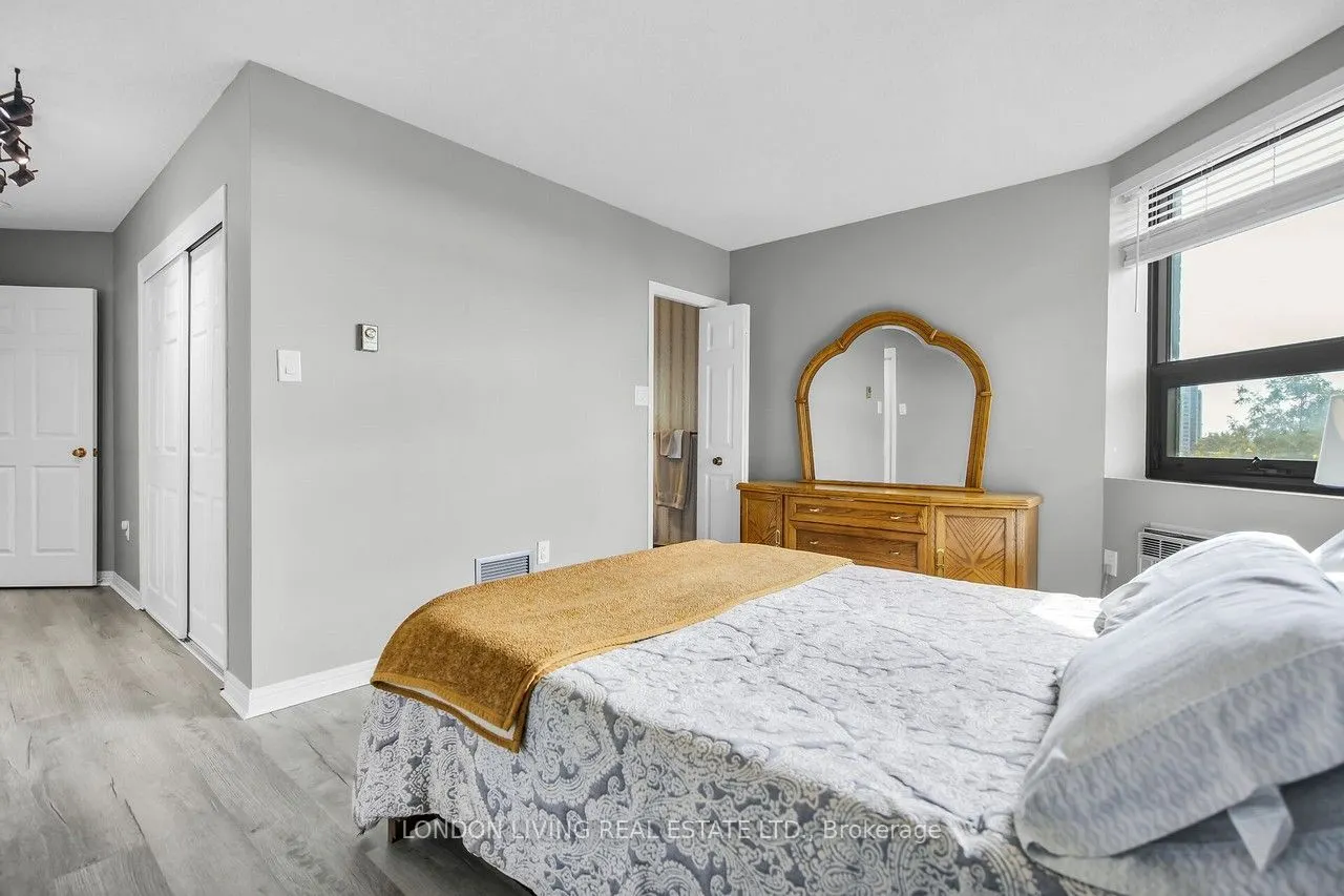 549 Ridout Street N, #604