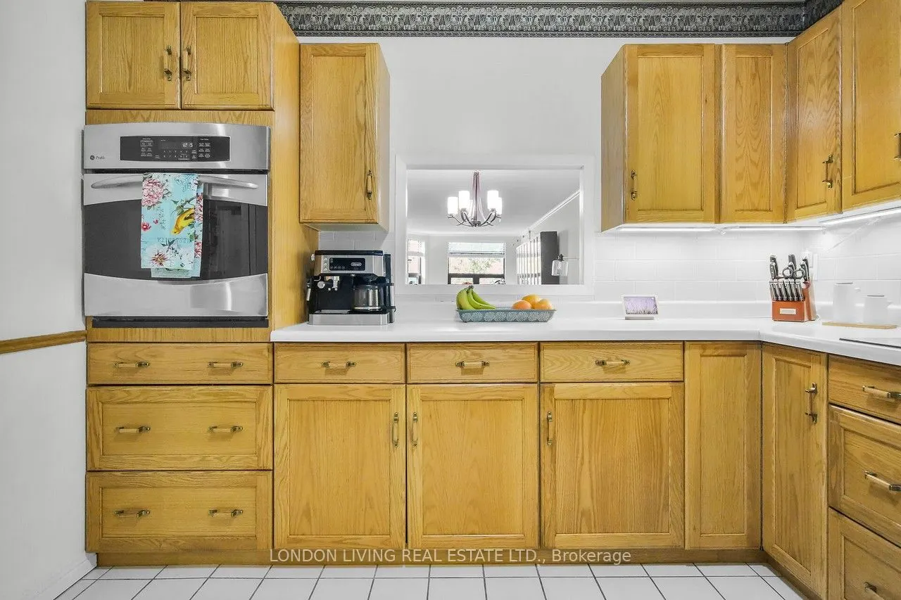 549 Ridout Street N, #604