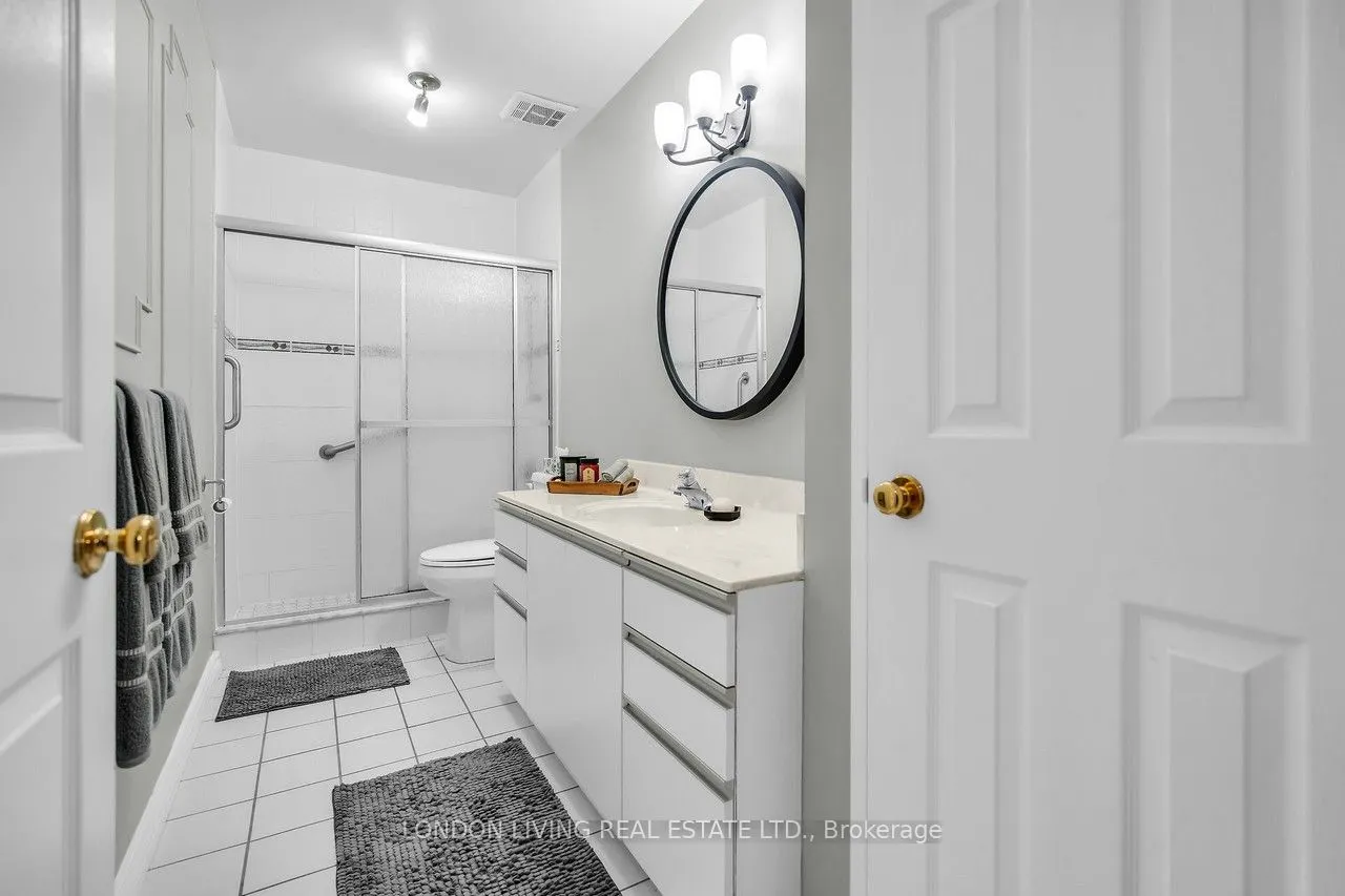 549 Ridout Street N, #604