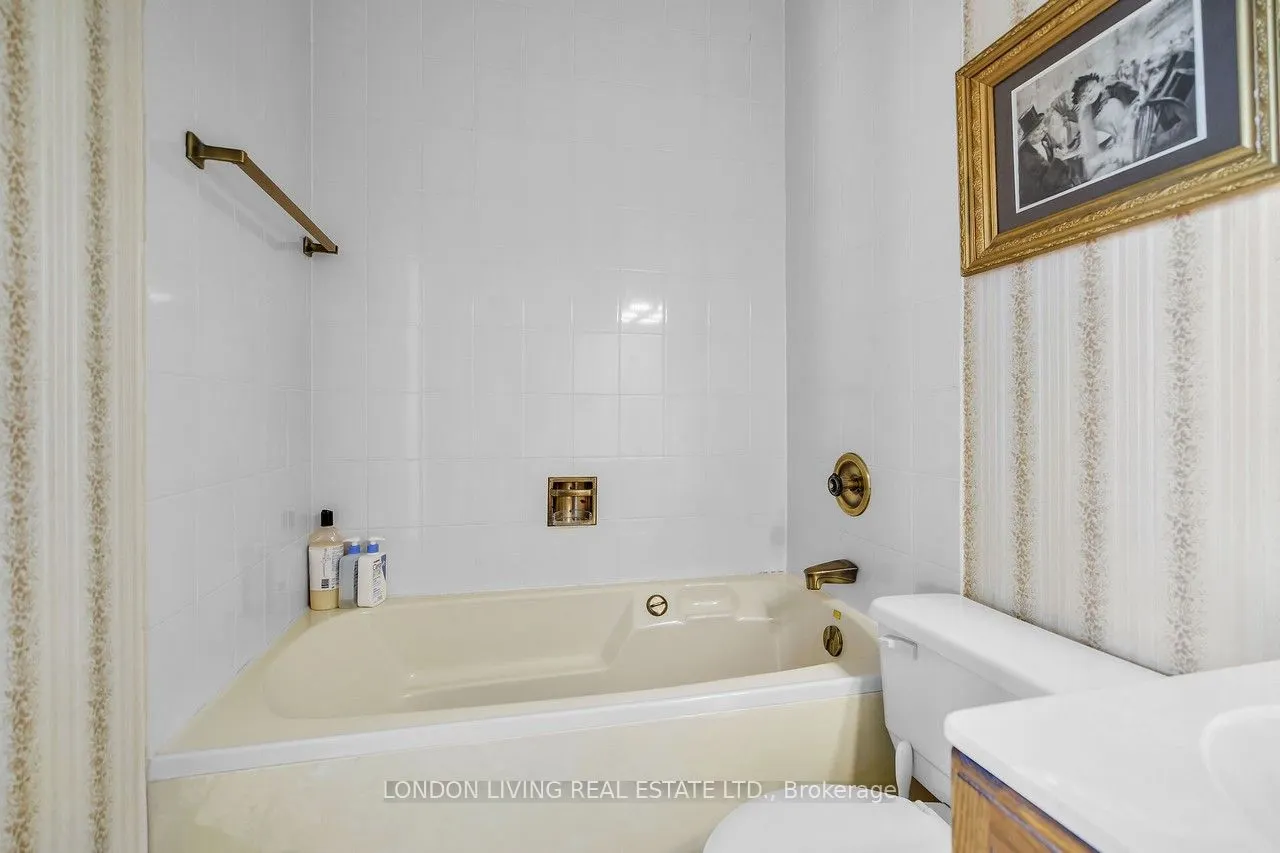 549 Ridout Street N, #604