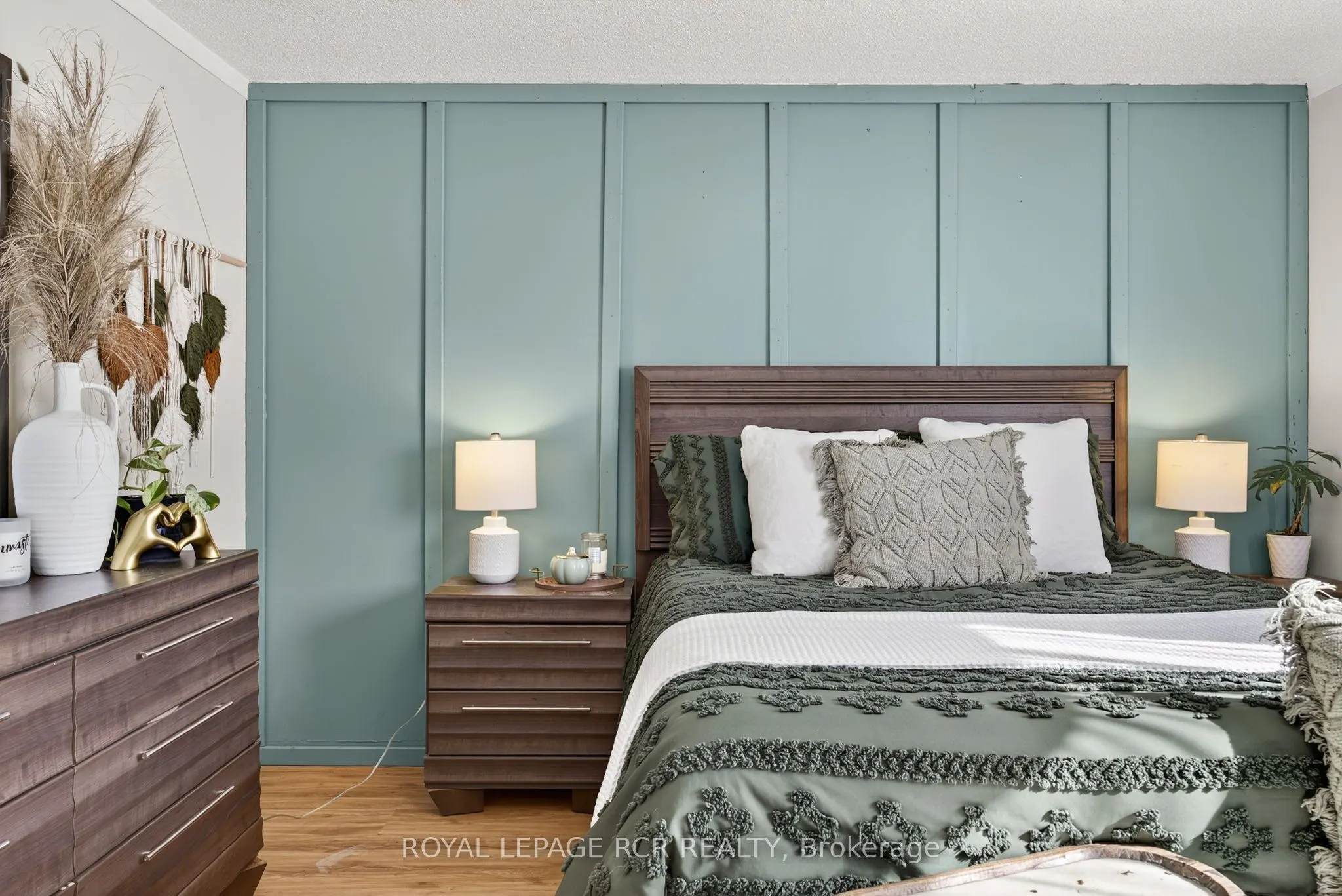 511 Pineview Gardens