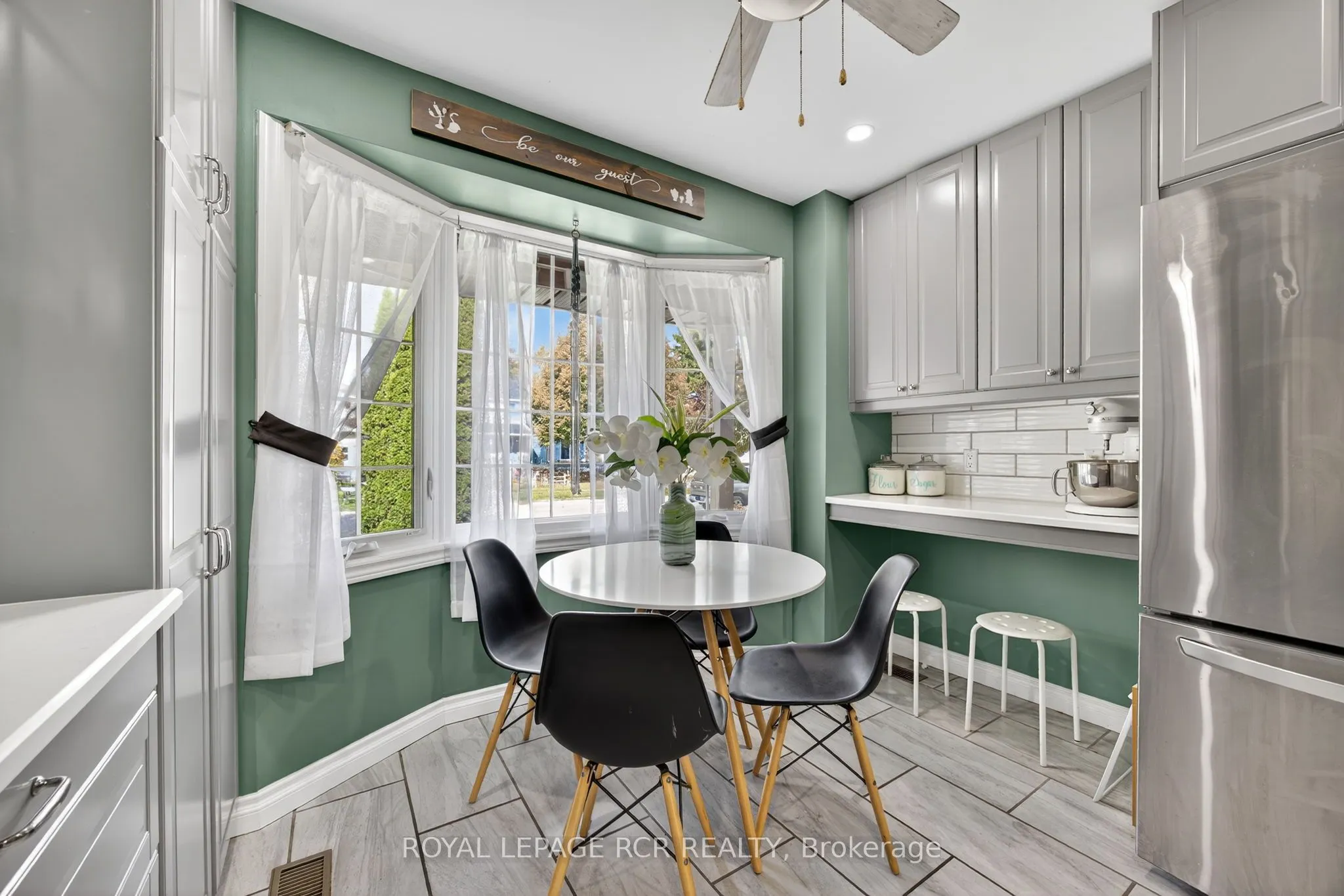 511 Pineview Gardens