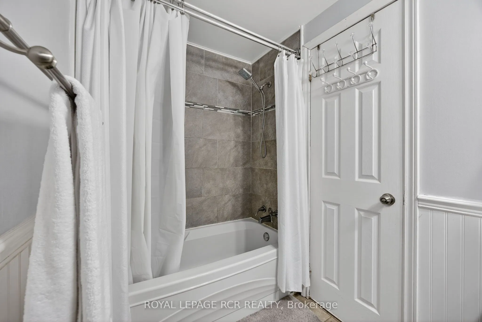 511 Pineview Gardens