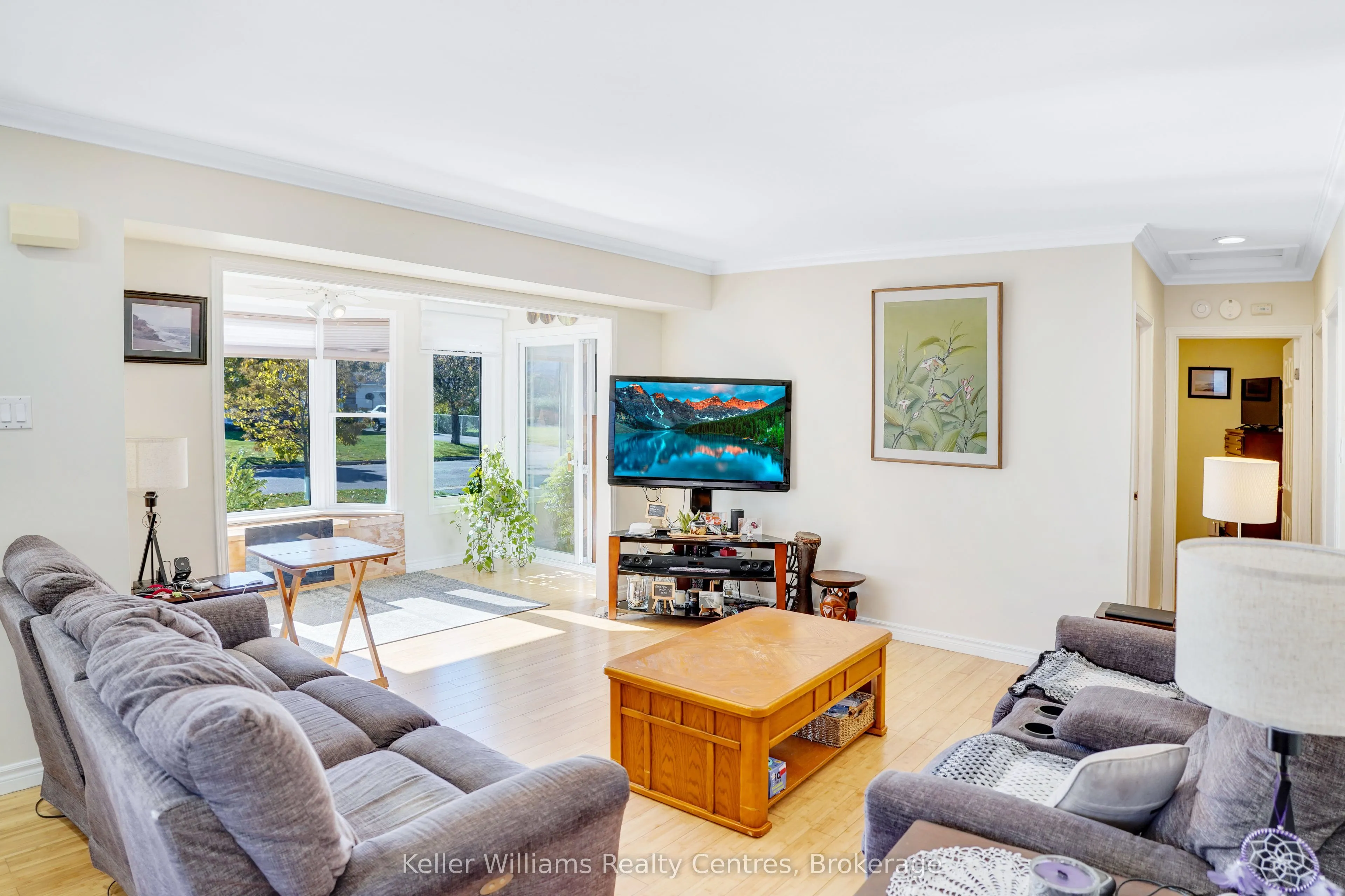 202 Bennett Street W